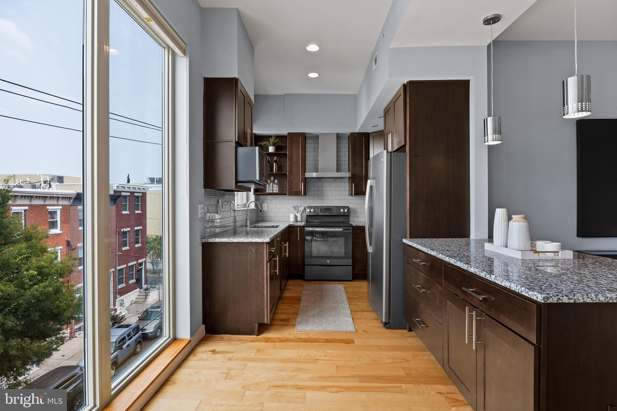 1930 PARRISH STREET UNIT 4
