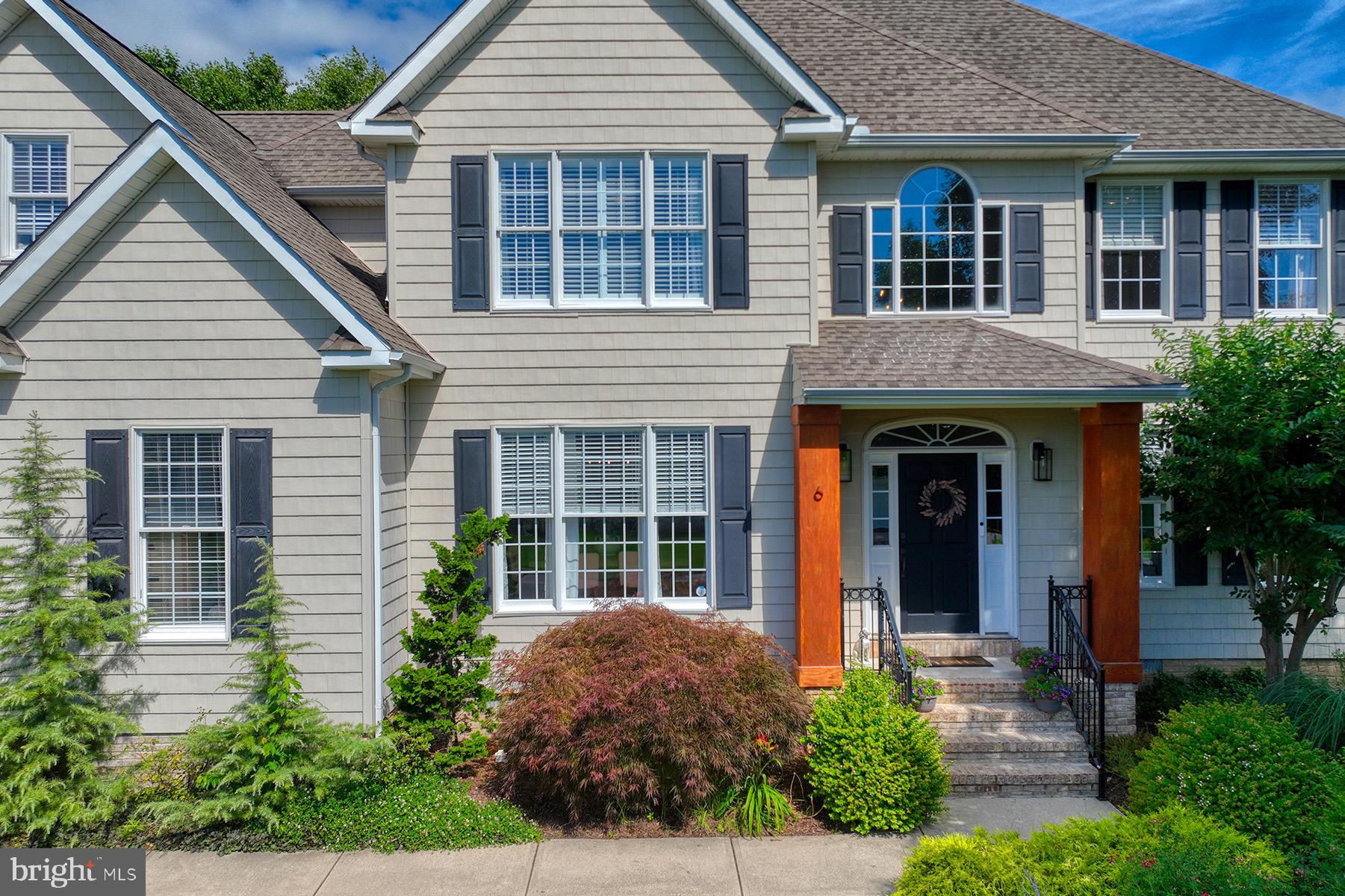 6 WELLINGTON PLACE