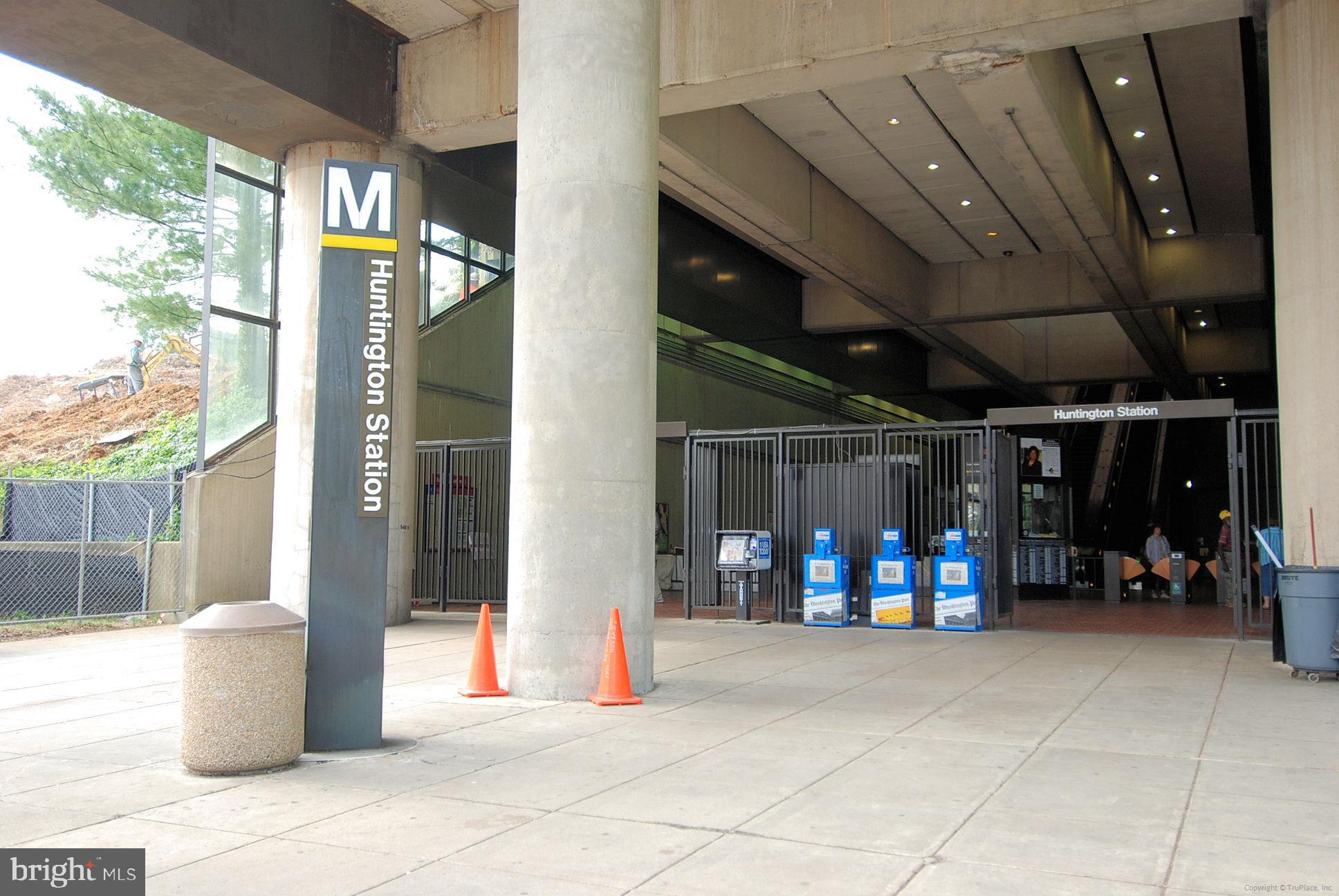 CHANCERY OF KINGSTOWNE - Residential Lease