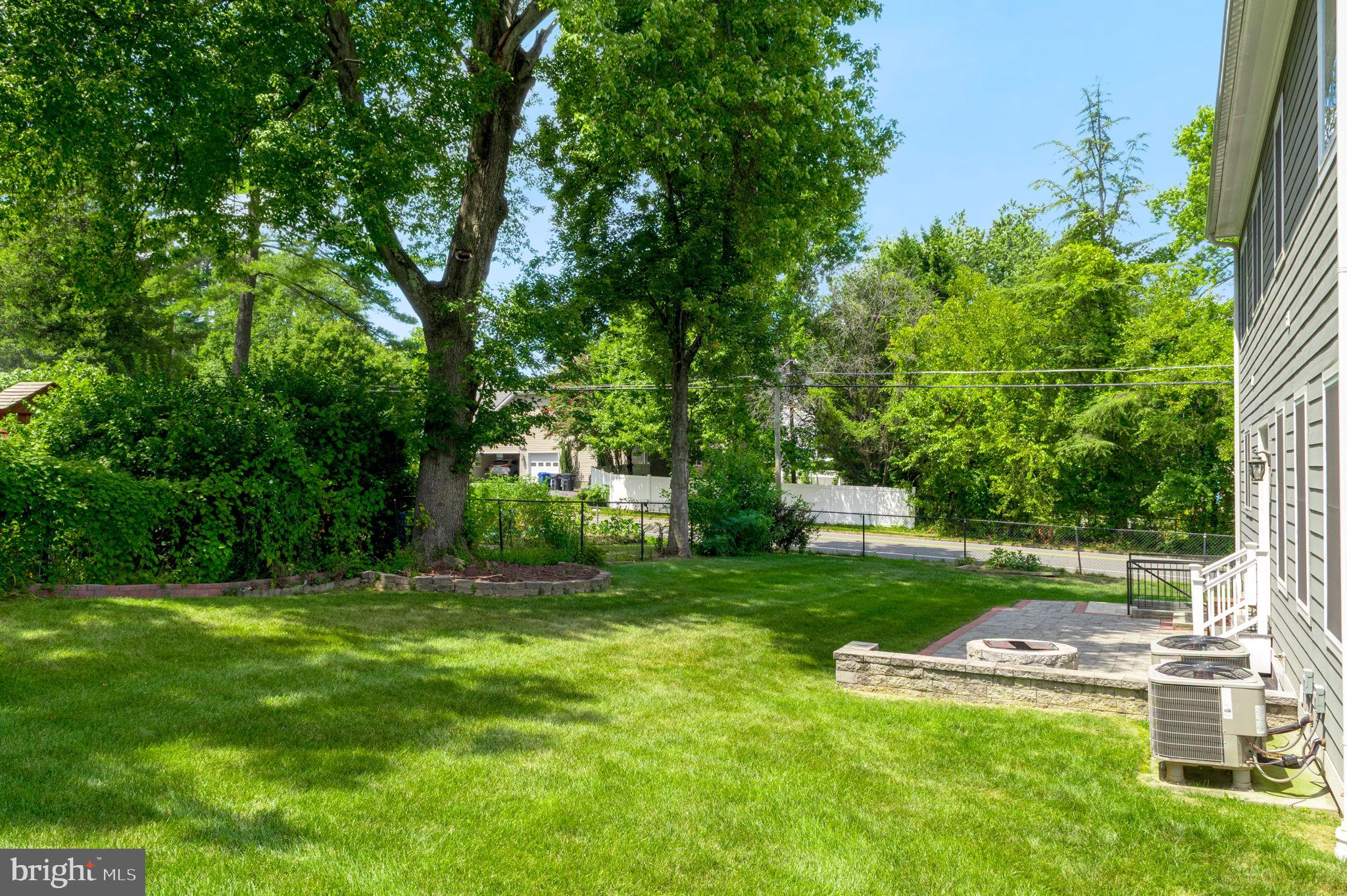 PIMMIT HILLS - Residential