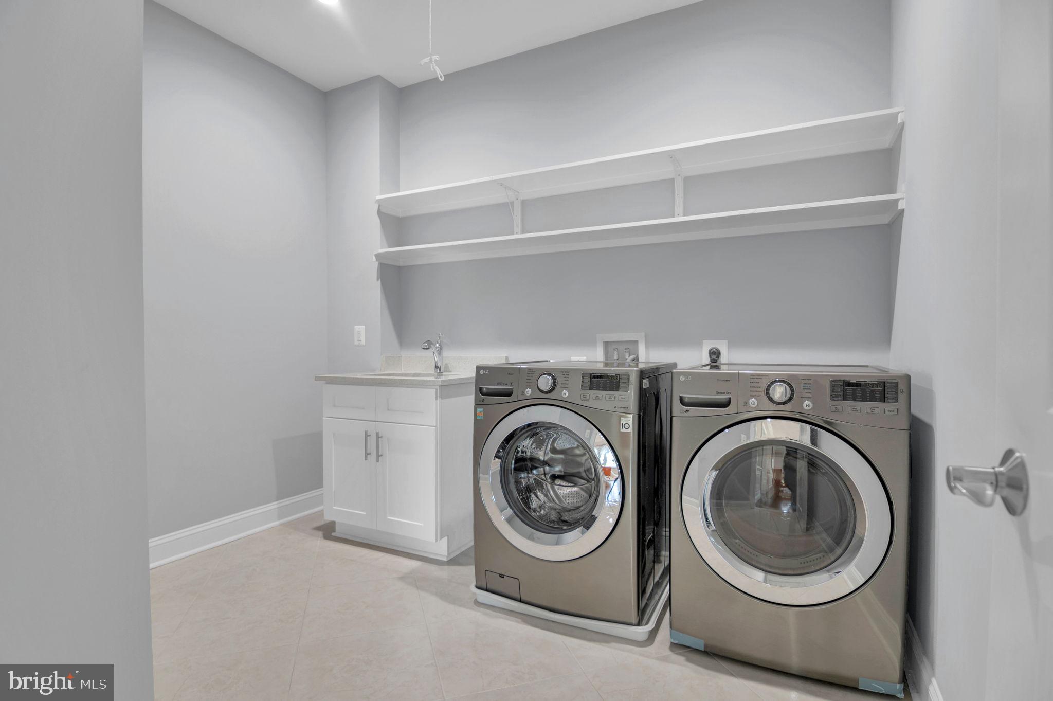 PIMMIT HILLS - Residential