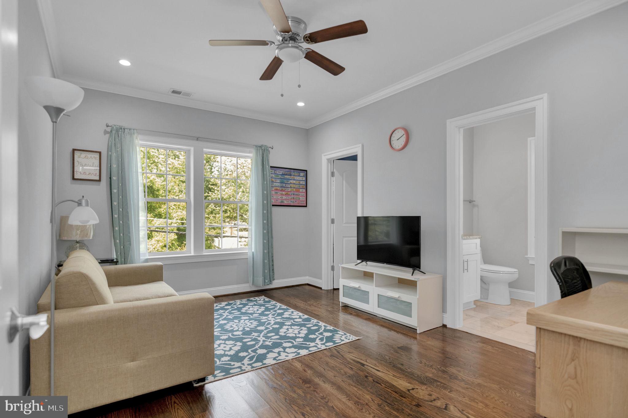 PIMMIT HILLS - Residential