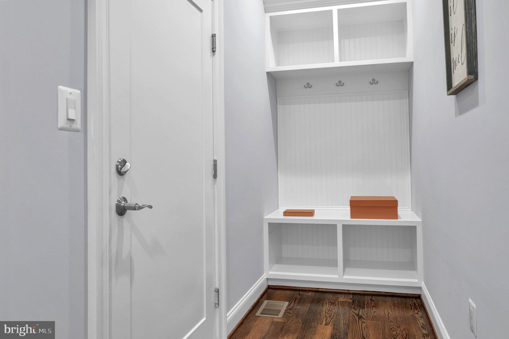 PIMMIT HILLS - Residential