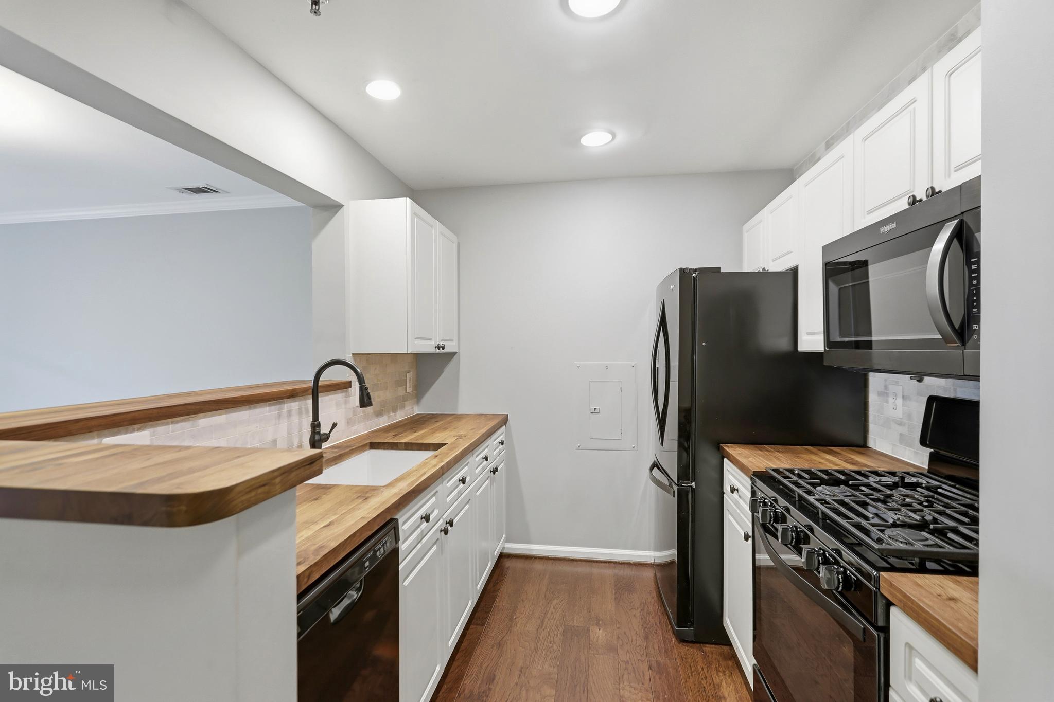 5565 SEMINARY ROAD 314