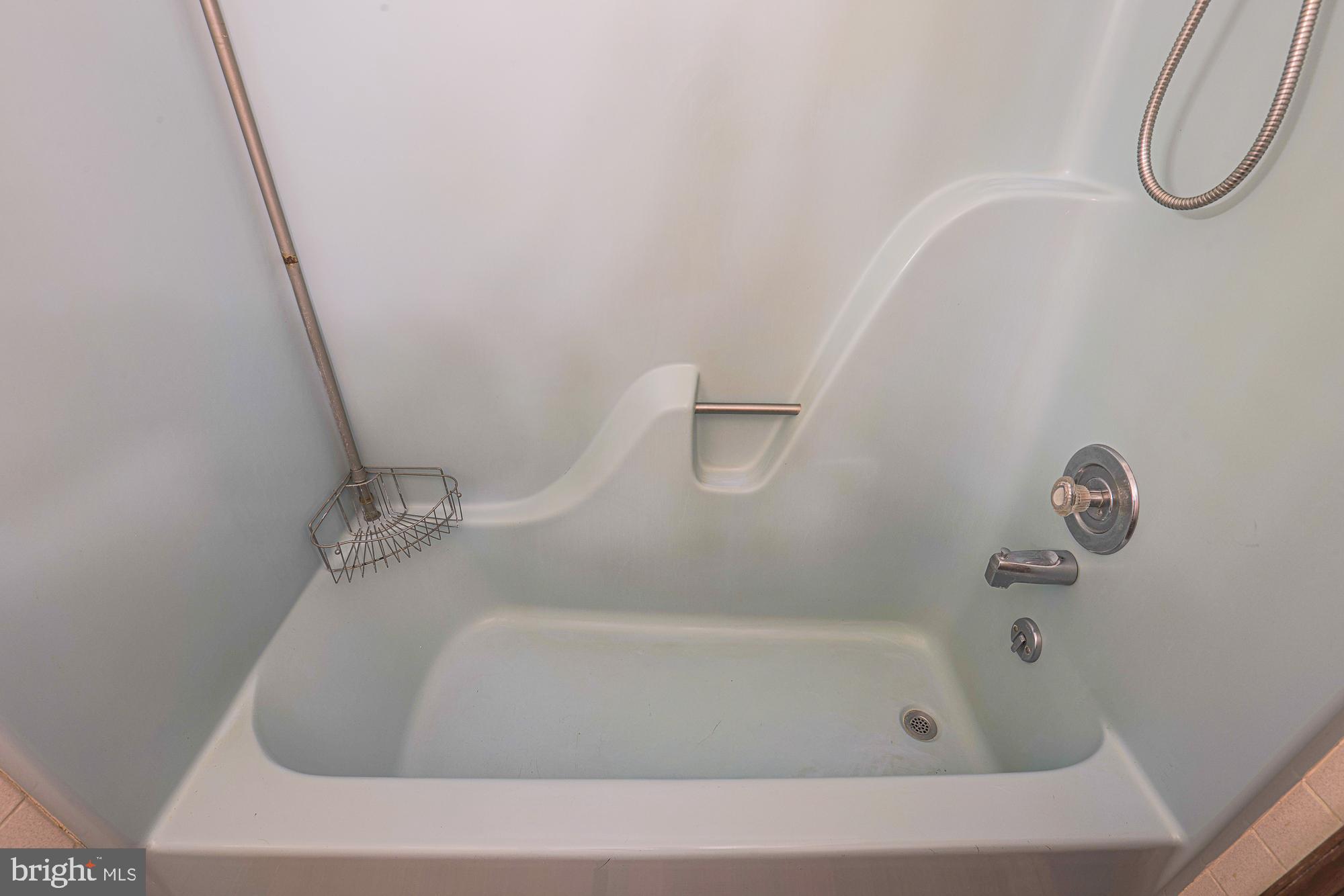 CECIL C - Residential