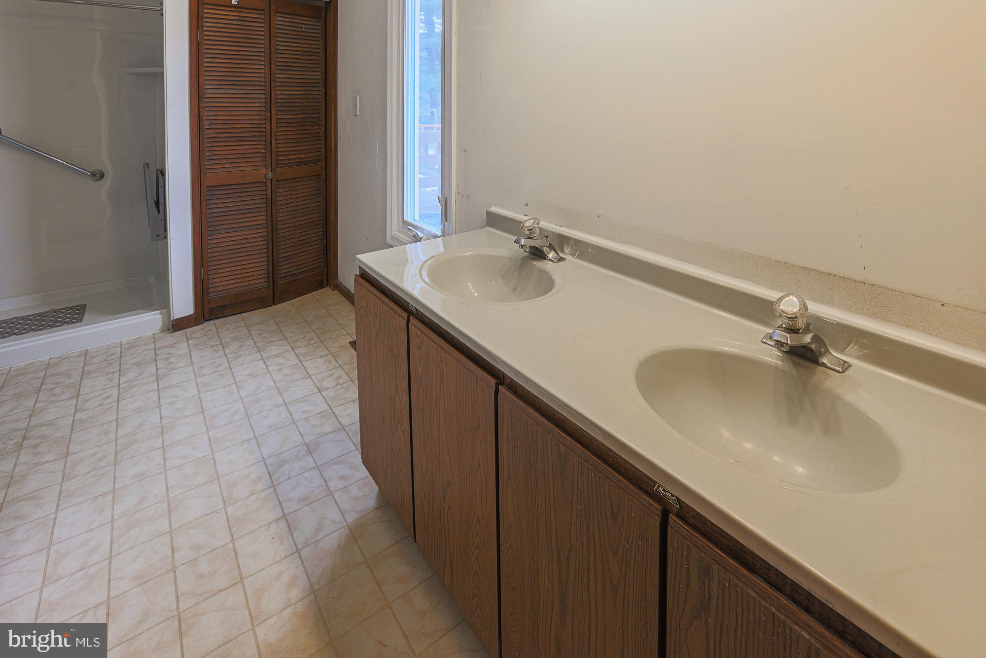 CECIL C - Residential