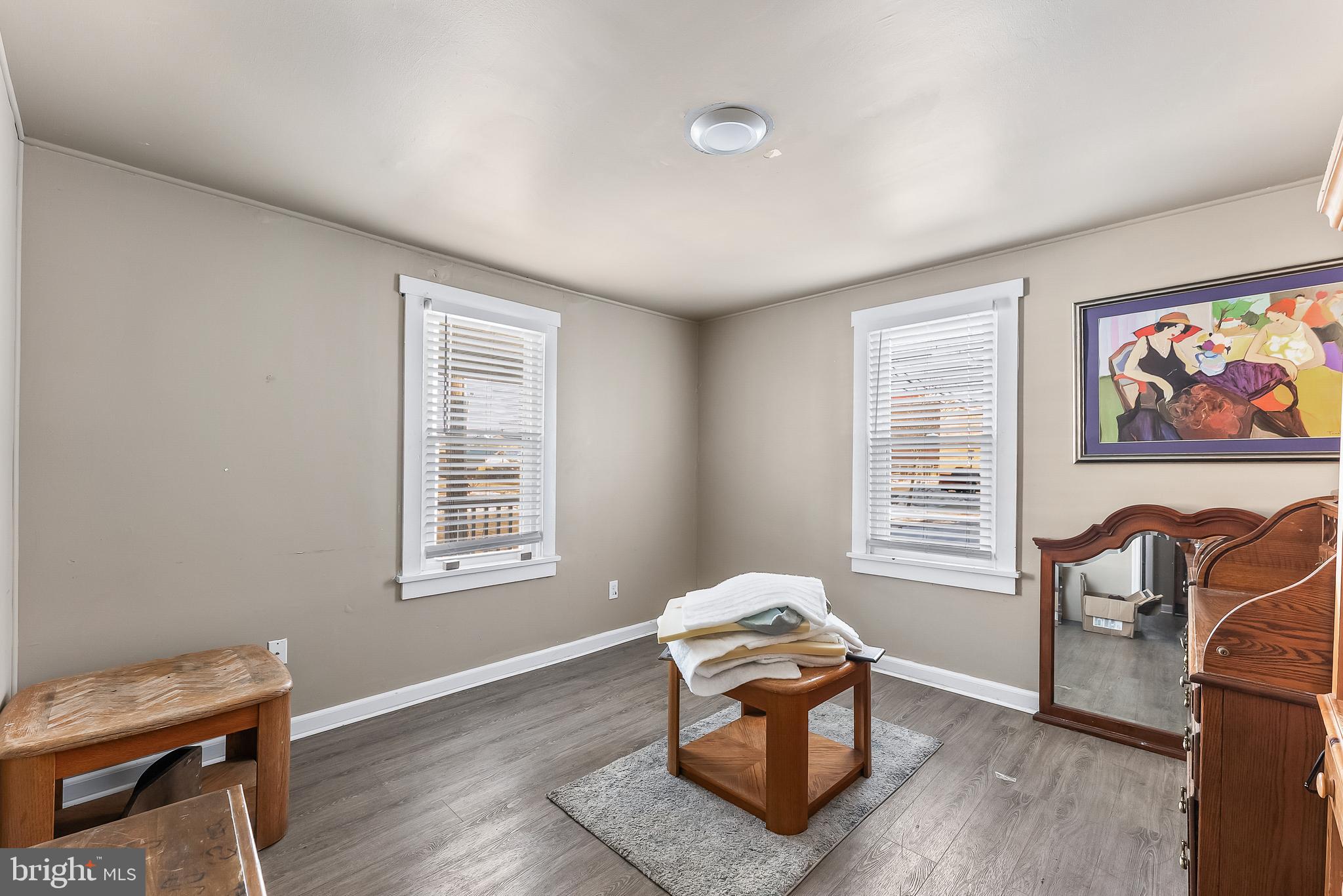 120 E SCHELLENGER AVENUE