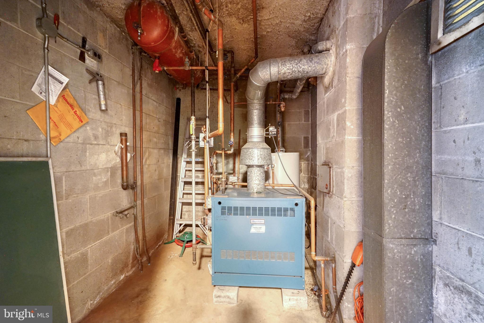 GREEN HILL - Commercial Sale