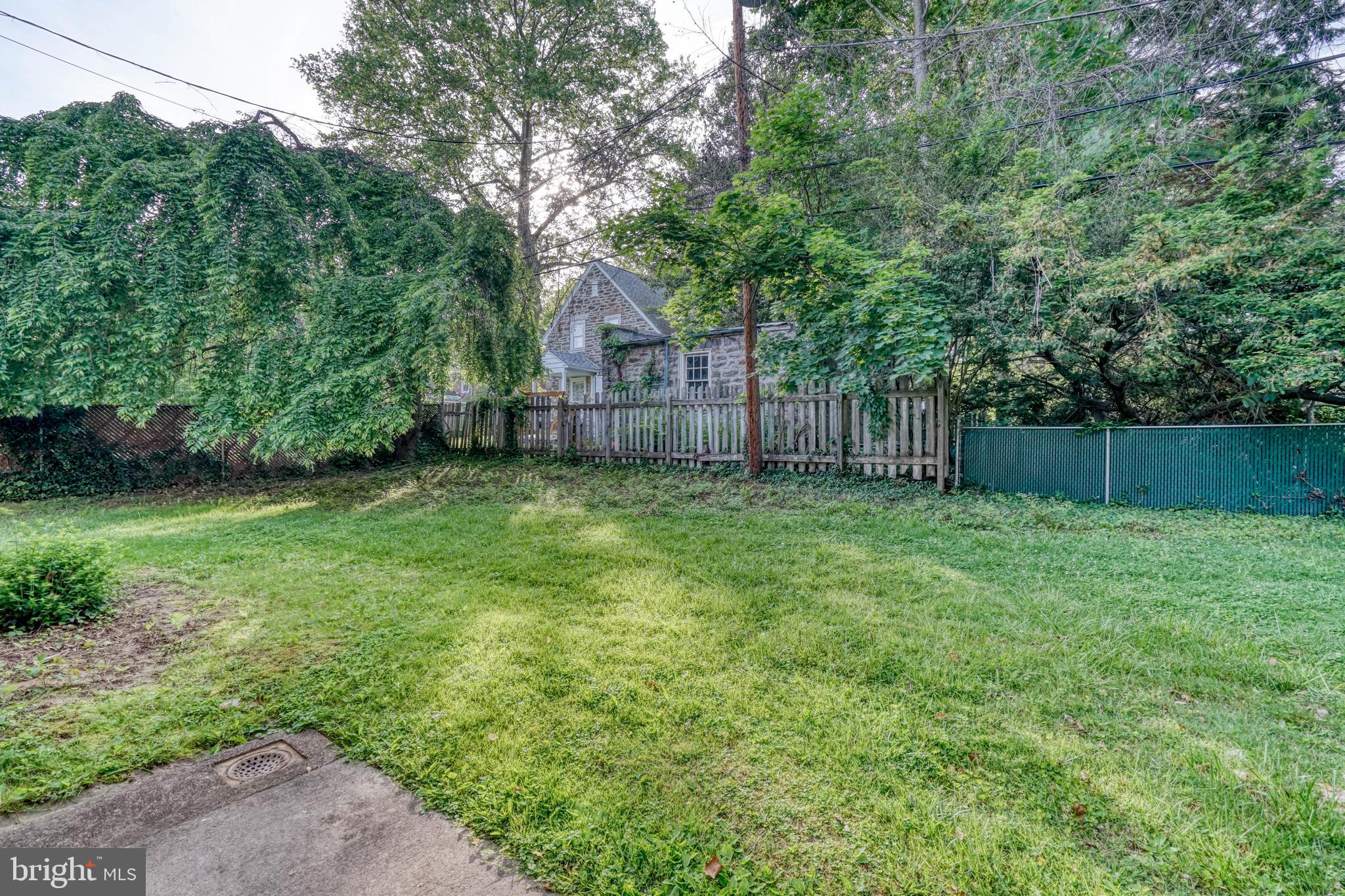 GREEN HILL - Commercial Sale