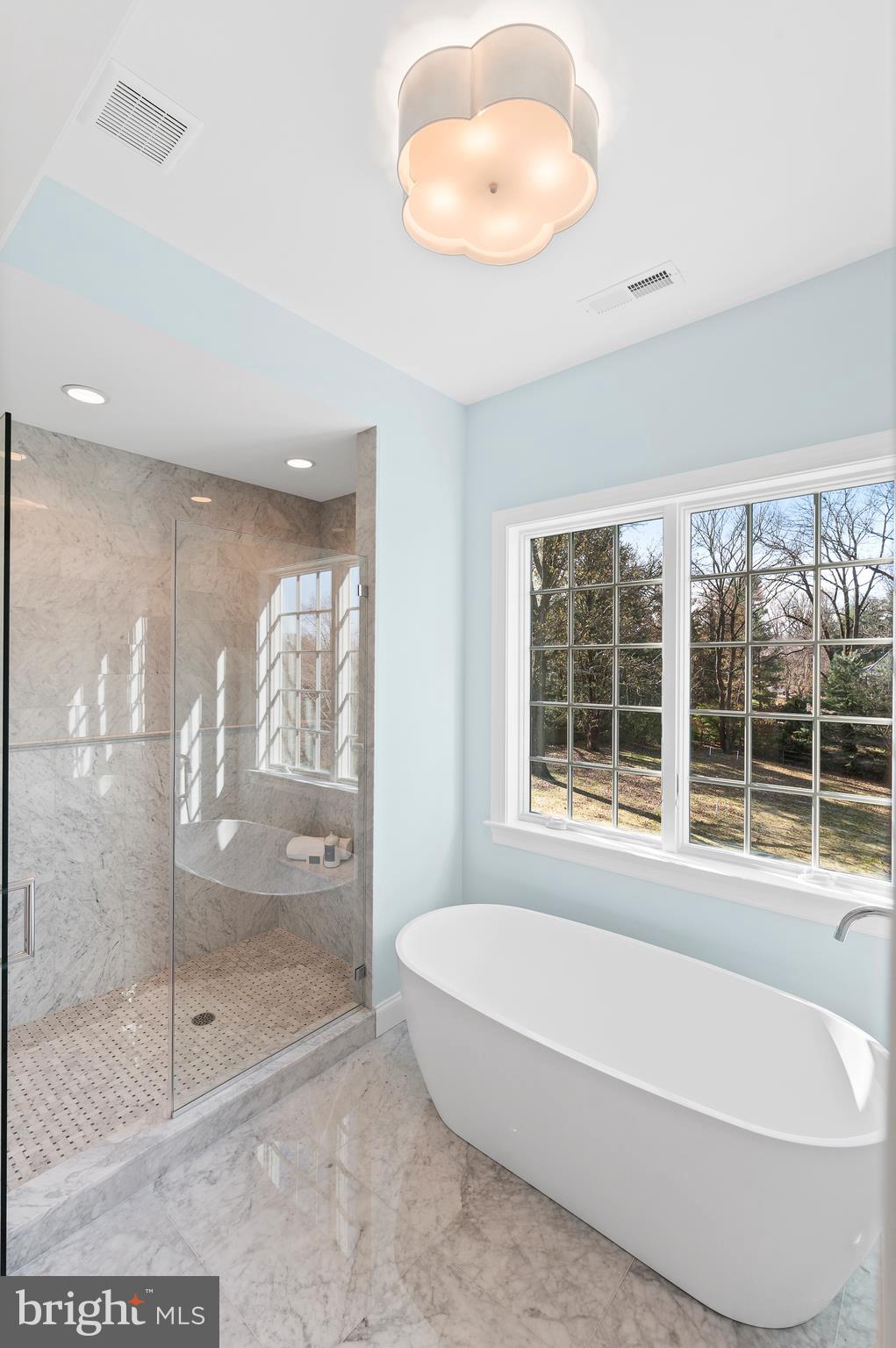 GLADWYNE - Residential