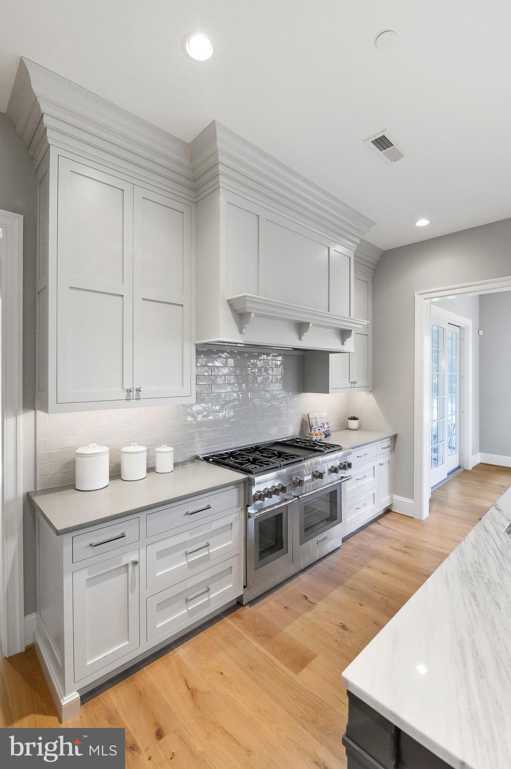 GLADWYNE - Residential