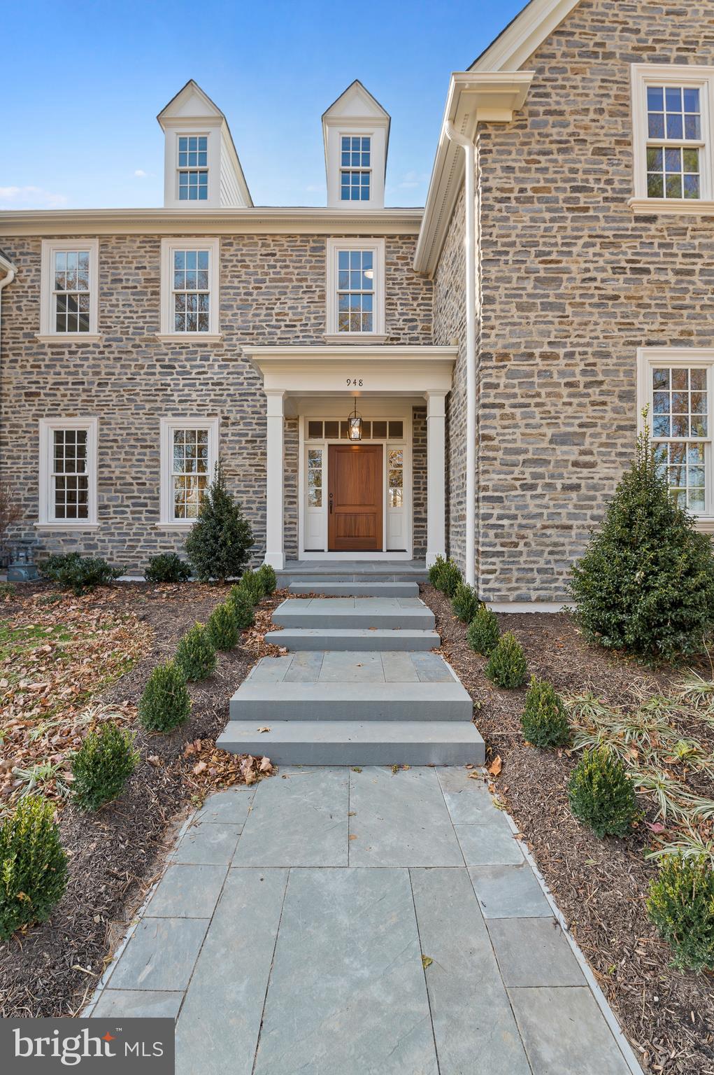 GLADWYNE - Residential