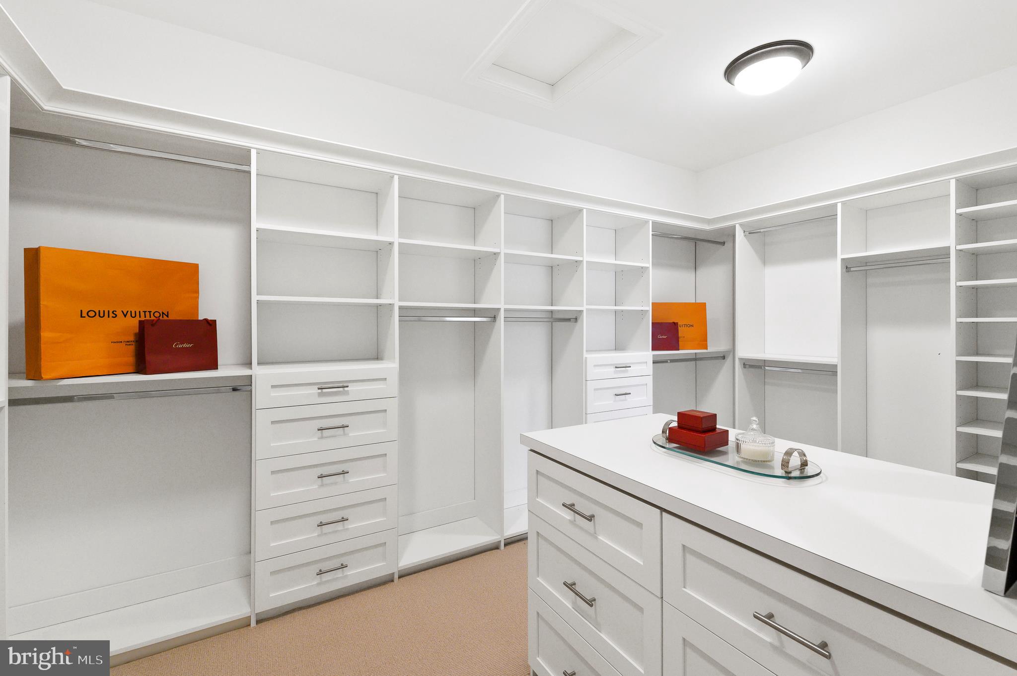 GLADWYNE - Residential