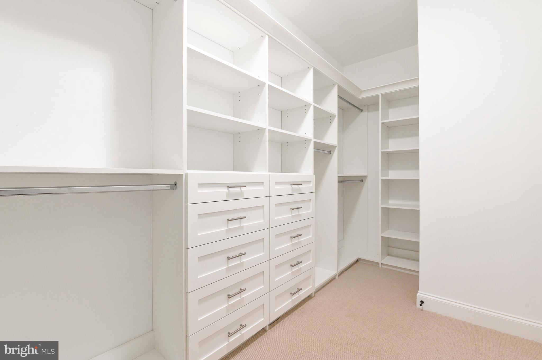 GLADWYNE - Residential