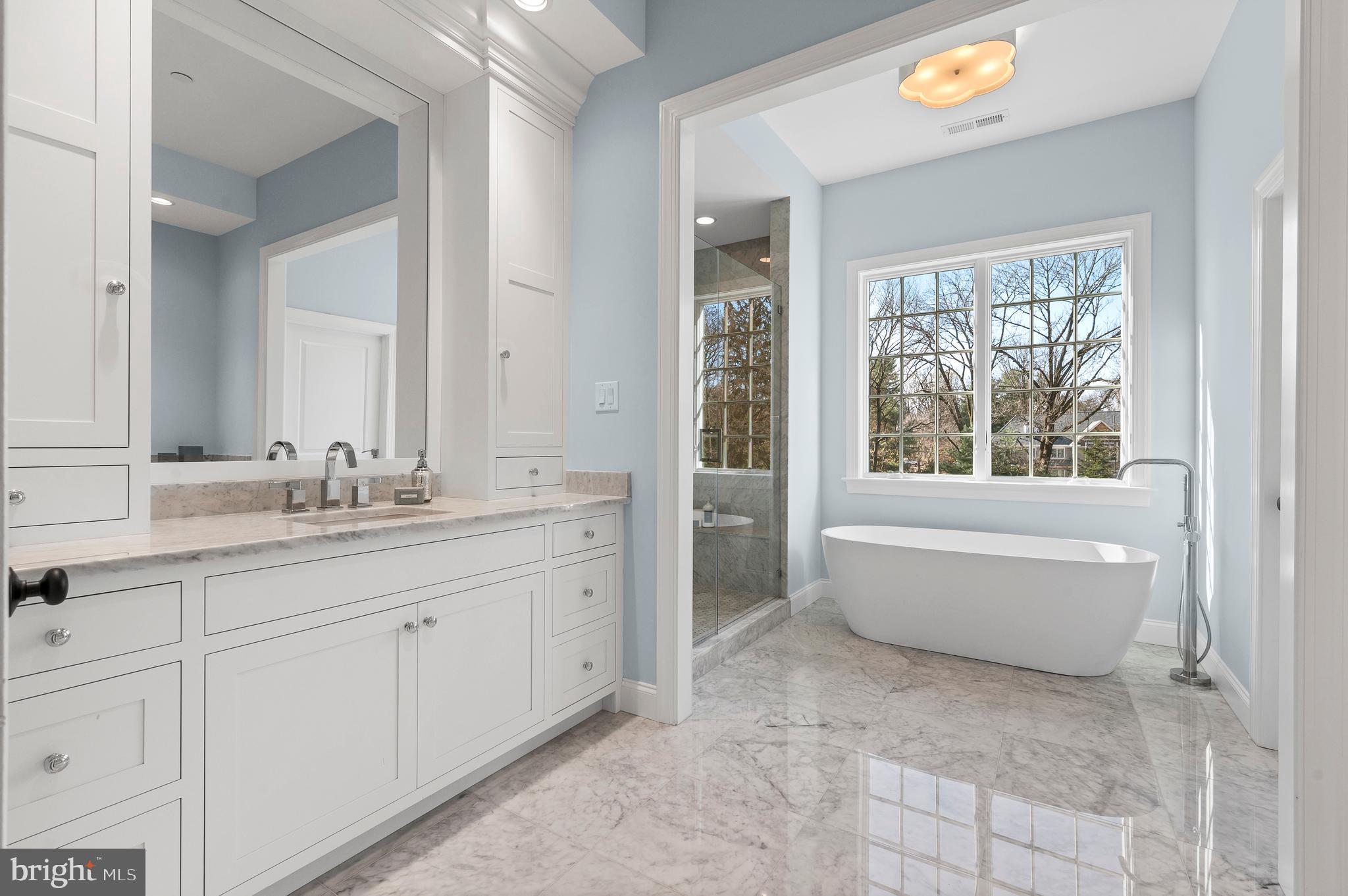 GLADWYNE - Residential