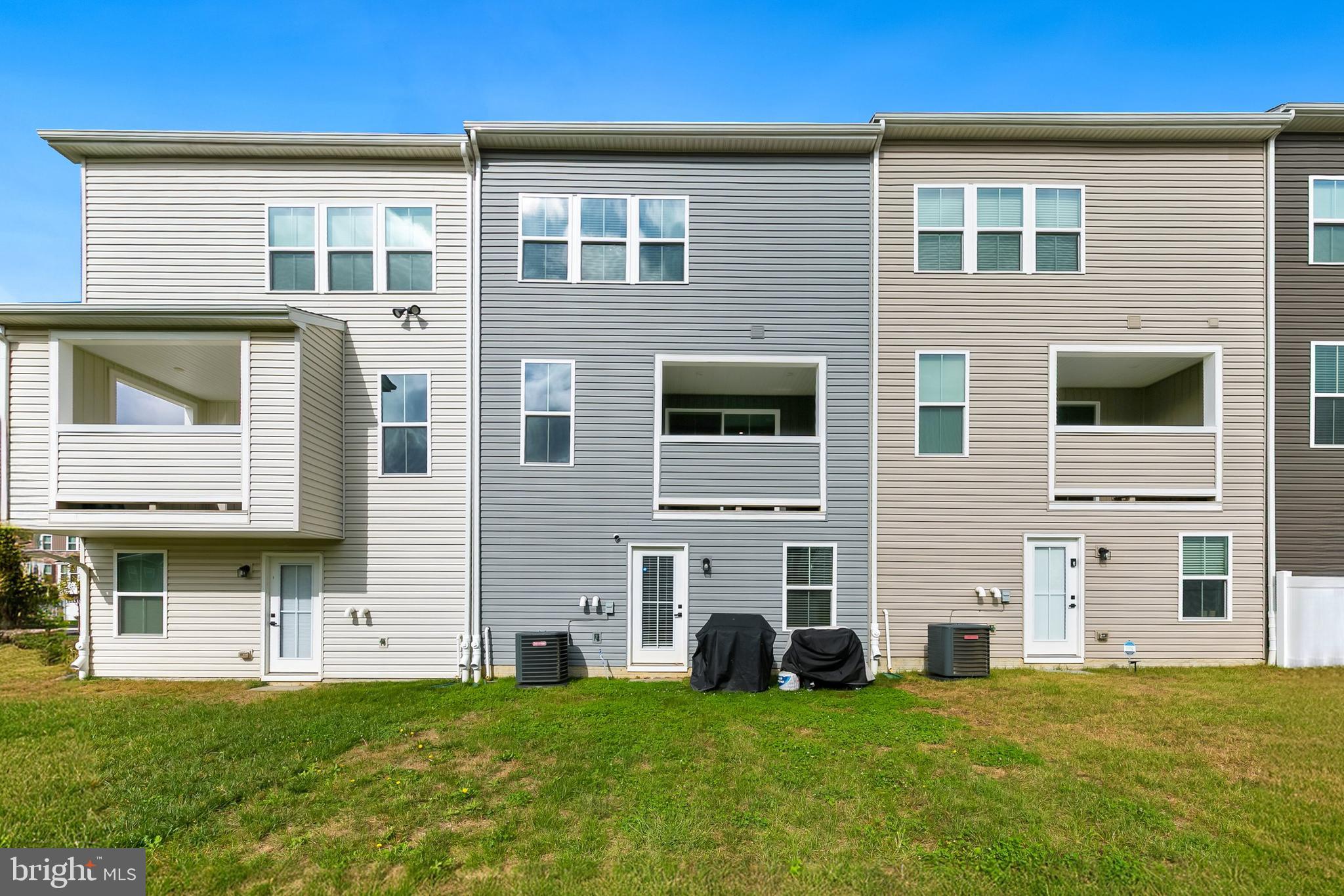 WELLINGTON FARMS - Residential