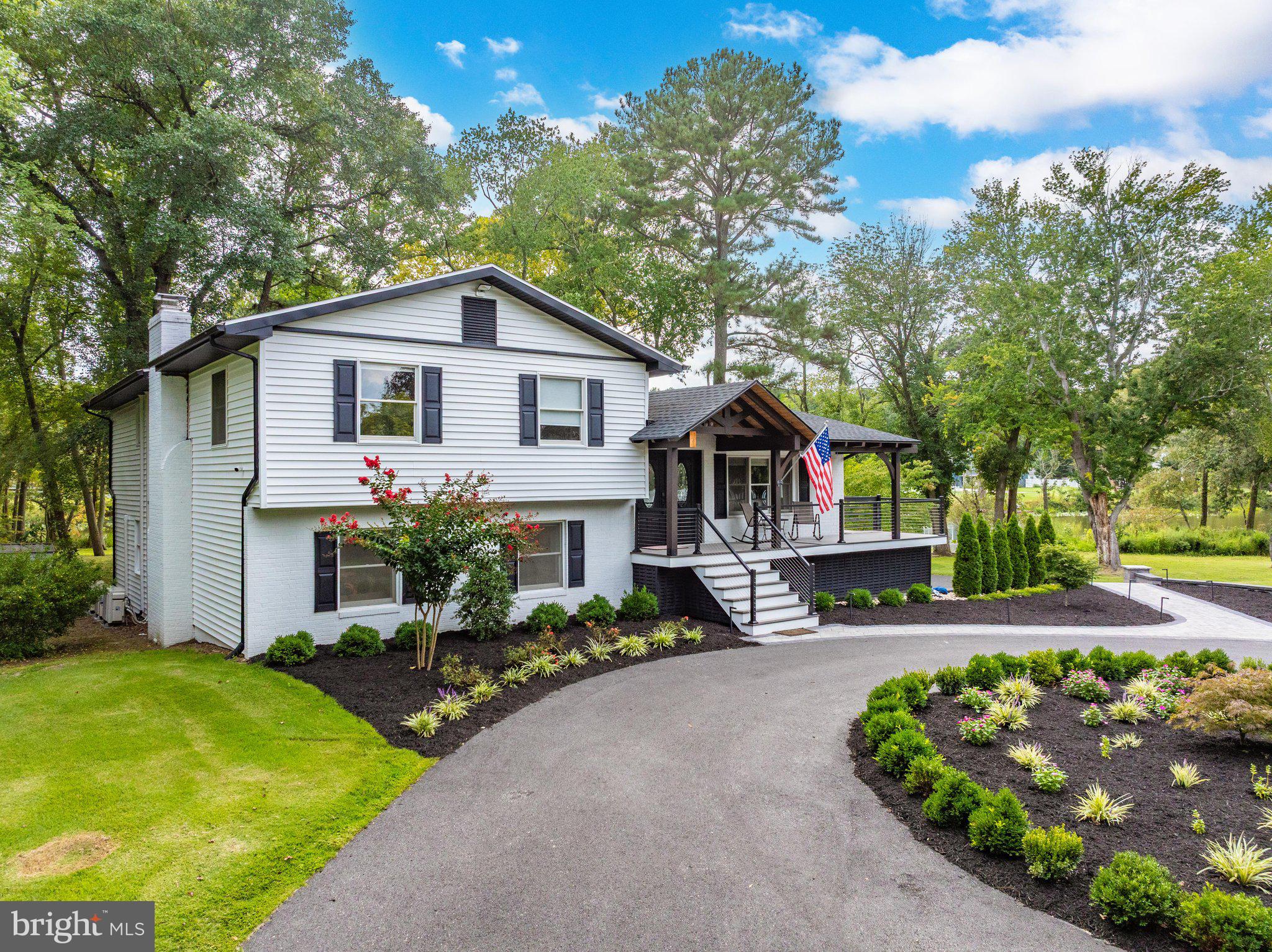 5302 CHINABERRY DRIVE