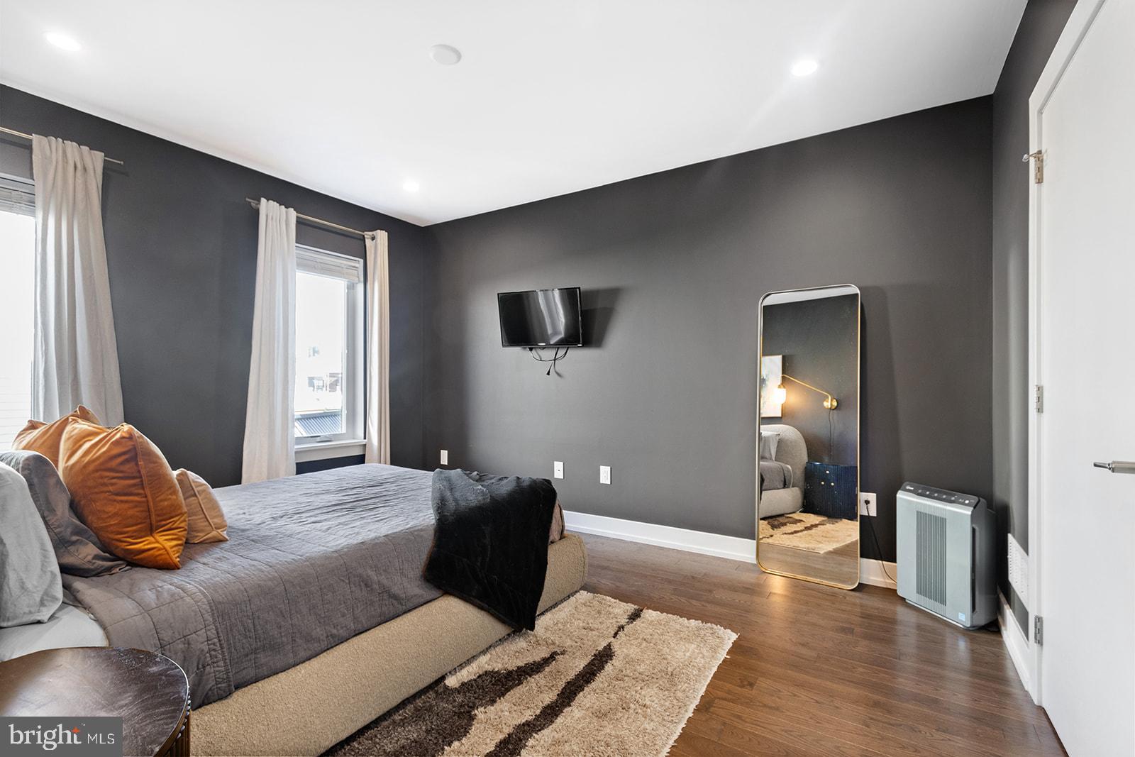 GRADUATE HOSPITAL - Residential