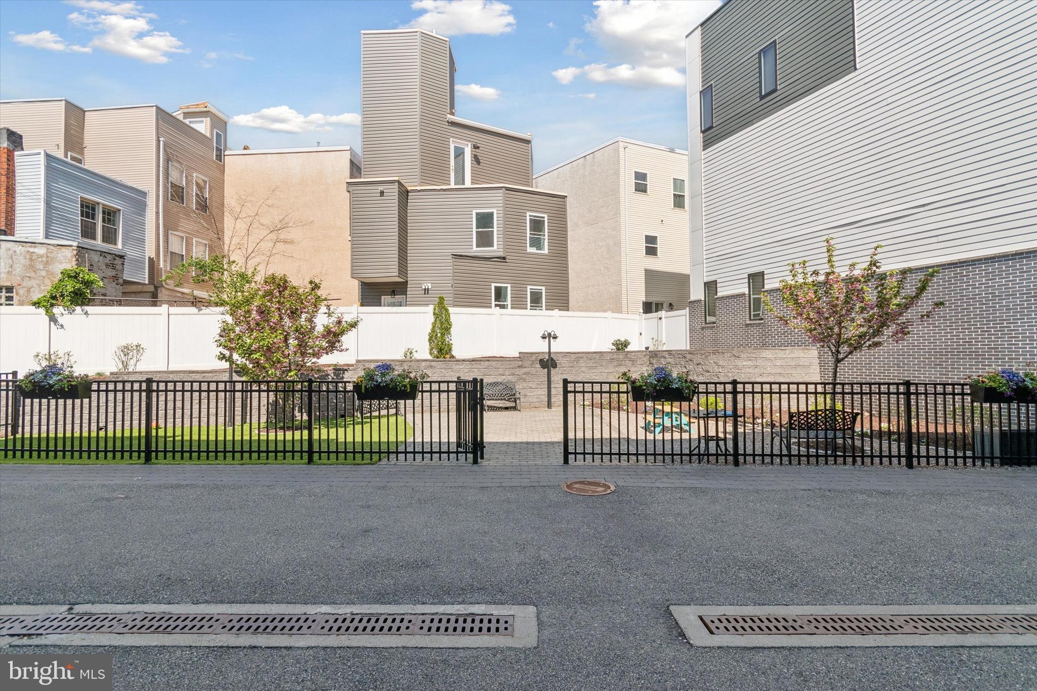 GRADUATE HOSPITAL - Residential