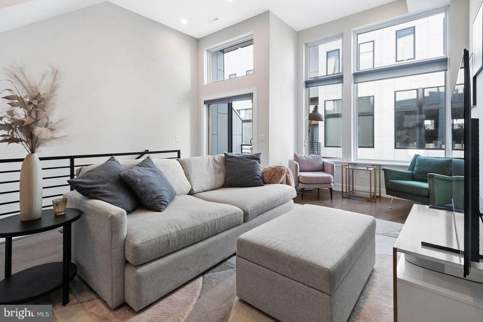 GRADUATE HOSPITAL - Residential