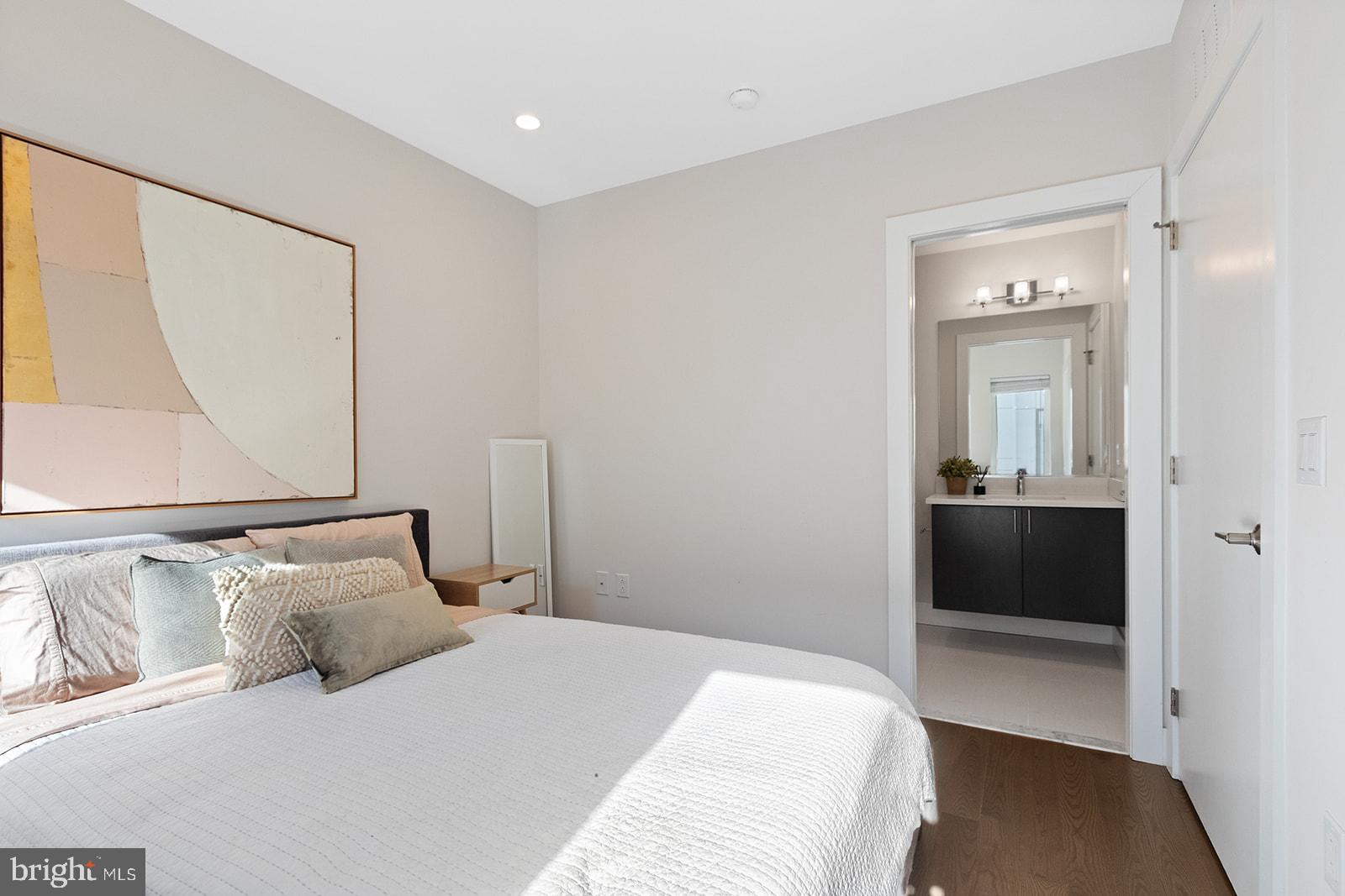 GRADUATE HOSPITAL - Residential