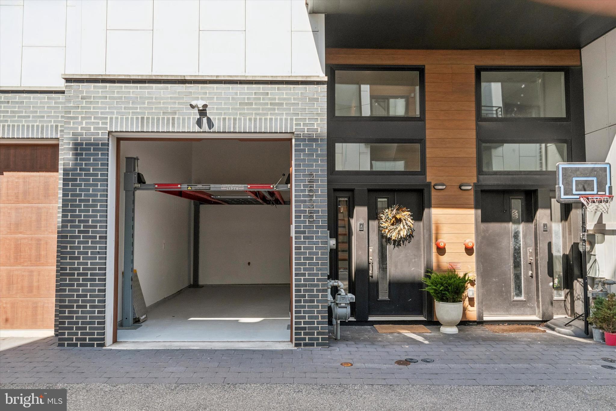 GRADUATE HOSPITAL - Residential