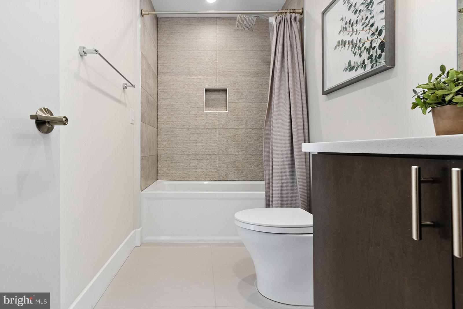 GRADUATE HOSPITAL - Residential