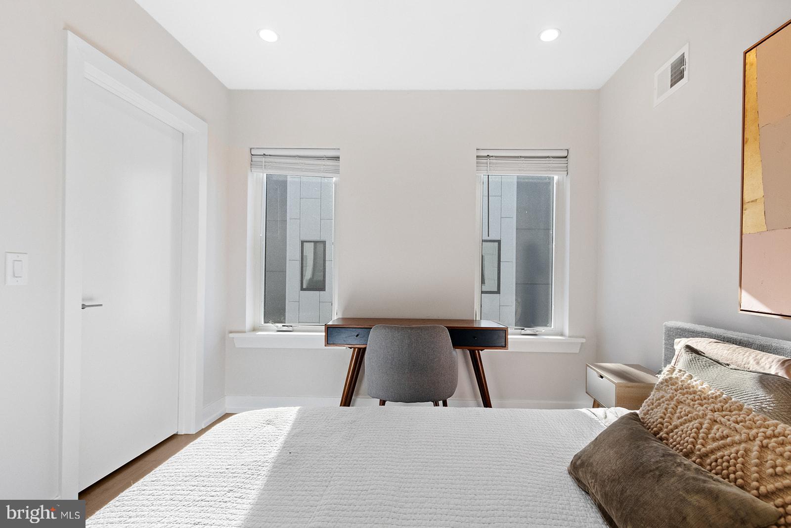 GRADUATE HOSPITAL - Residential