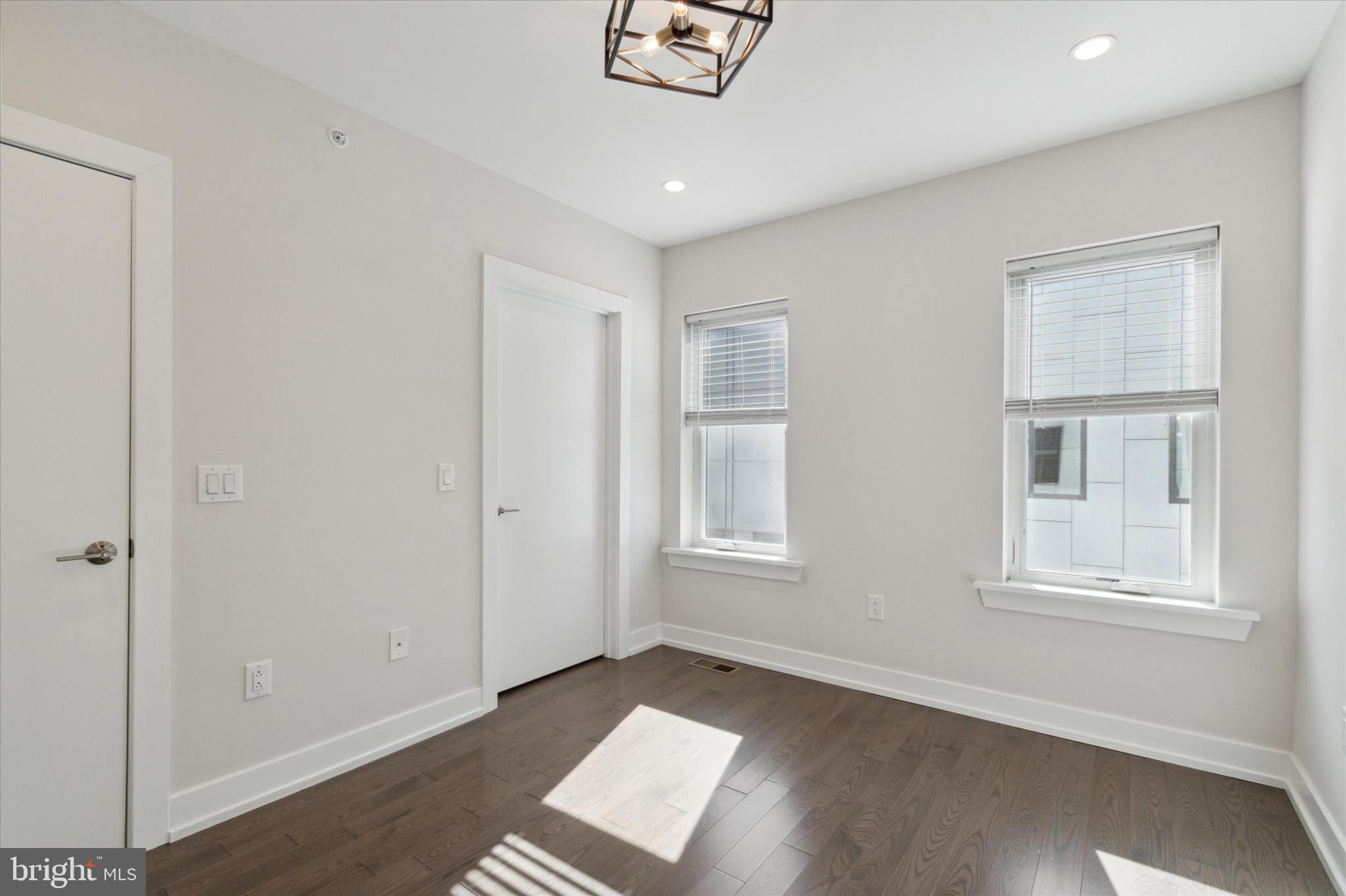 GRADUATE HOSPITAL - Residential