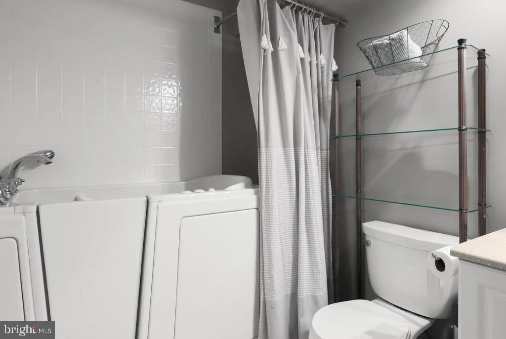 CENTREVILLE GREEN - Residential