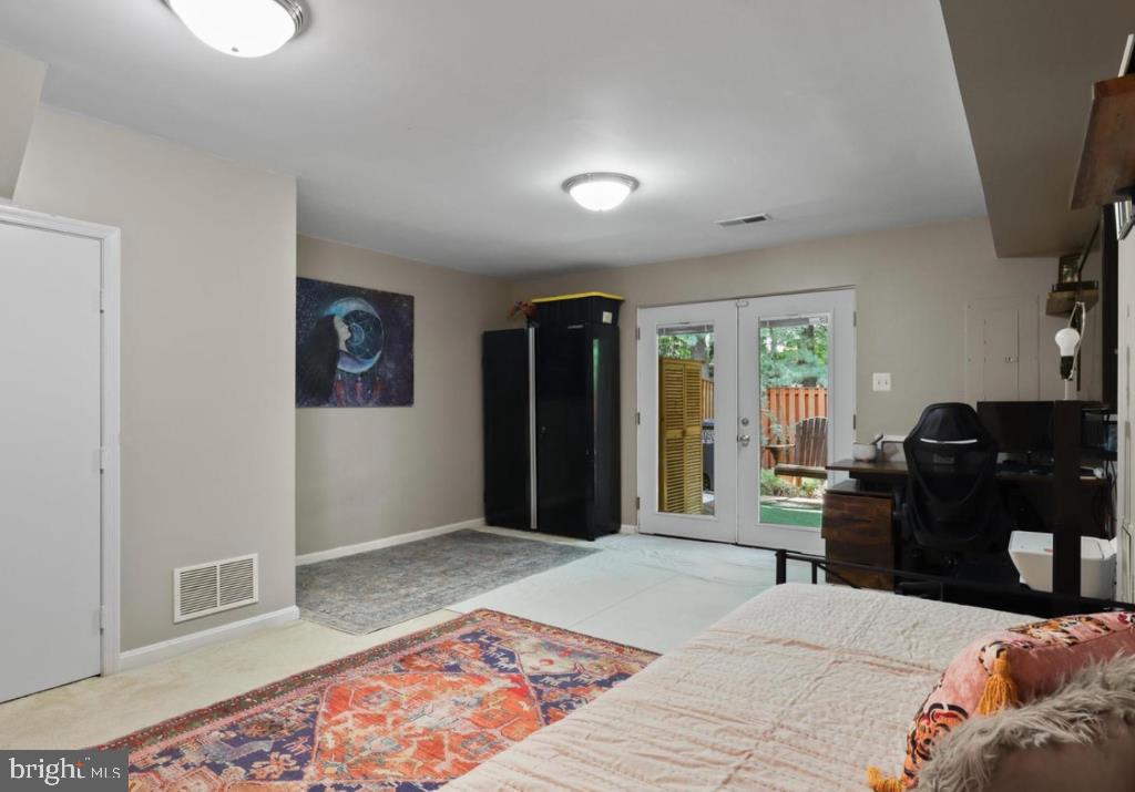 CENTREVILLE GREEN - Residential