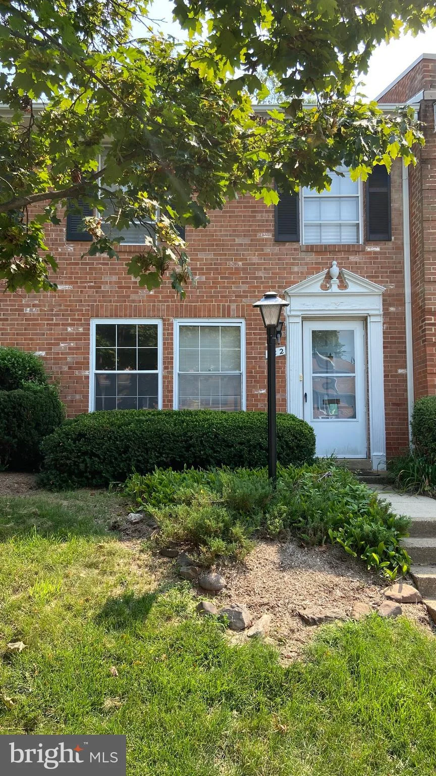 122 N Baylor Drive, Sterling, VA 20164