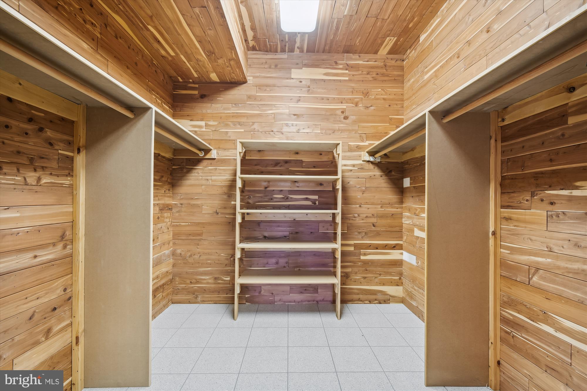 GOVERNORS MANOR - Residential