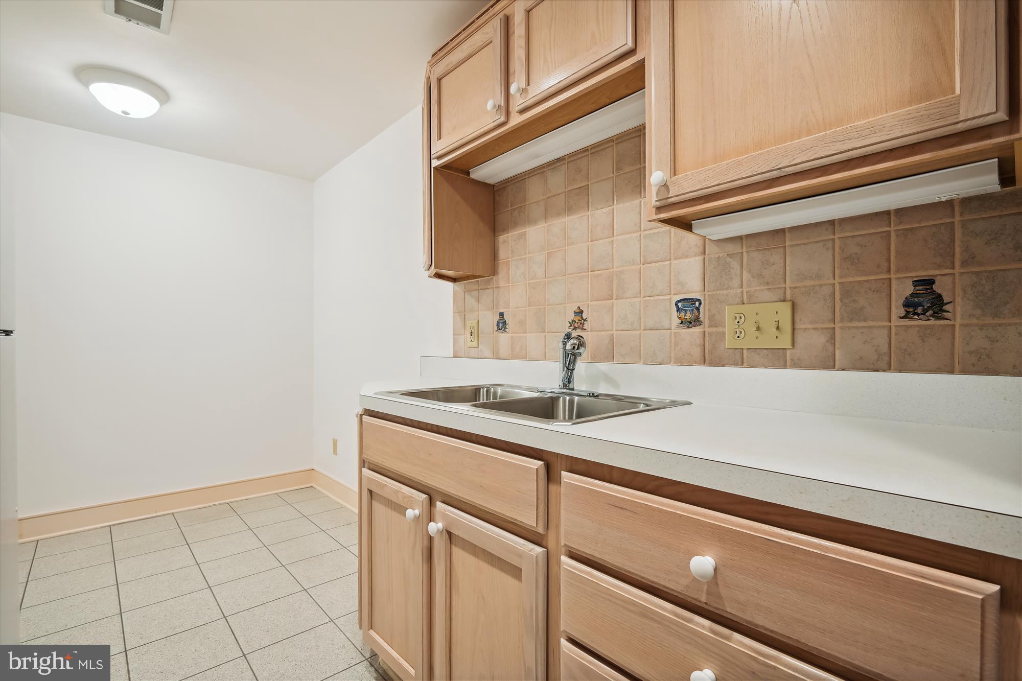 GOVERNORS MANOR - Residential