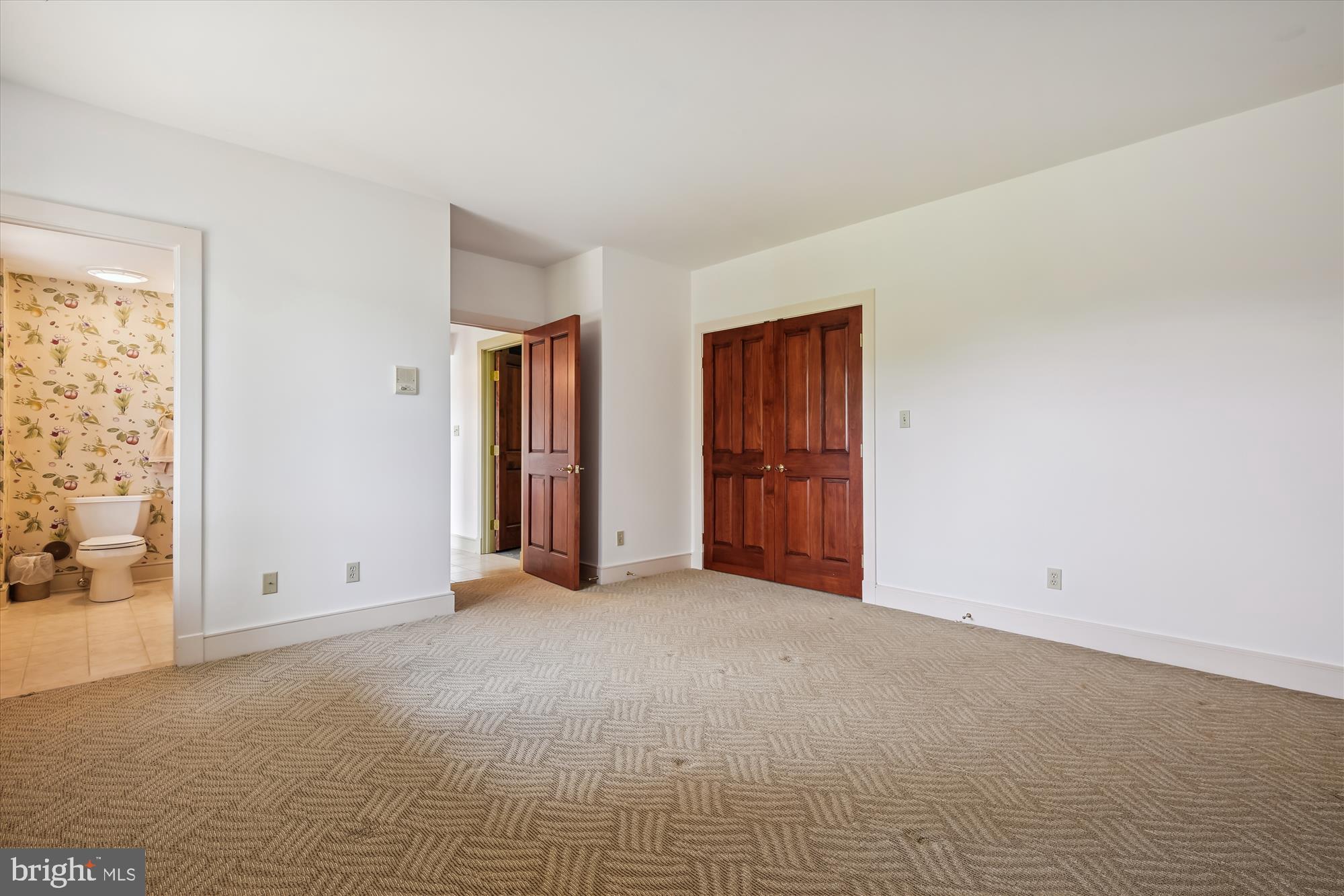 GOVERNORS MANOR - Residential