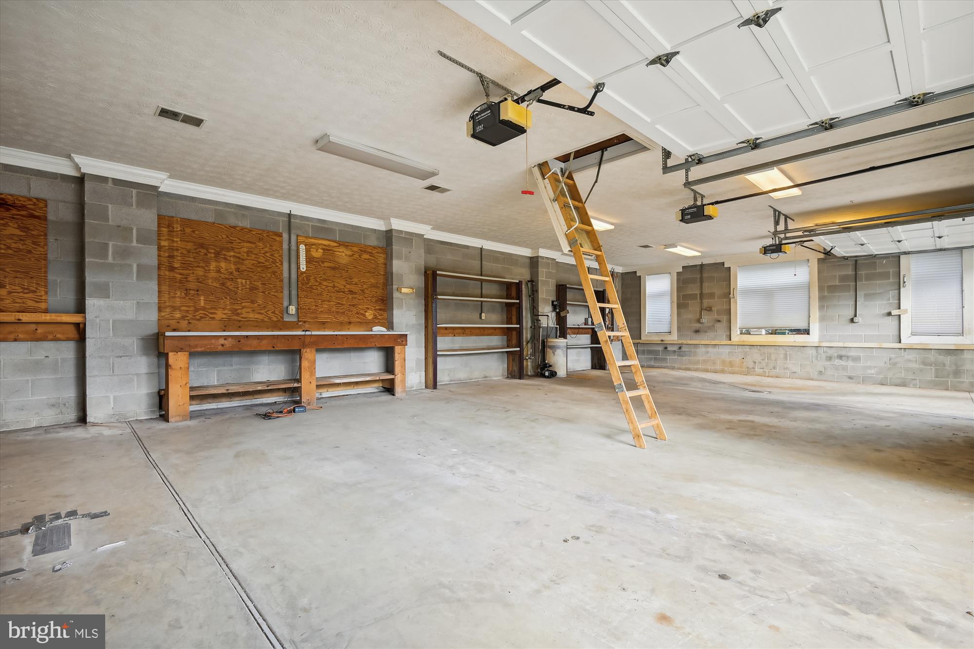 GOVERNORS MANOR - Residential