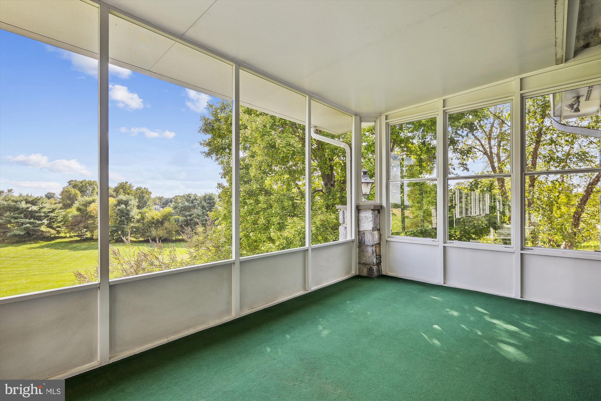 GOVERNORS MANOR - Residential