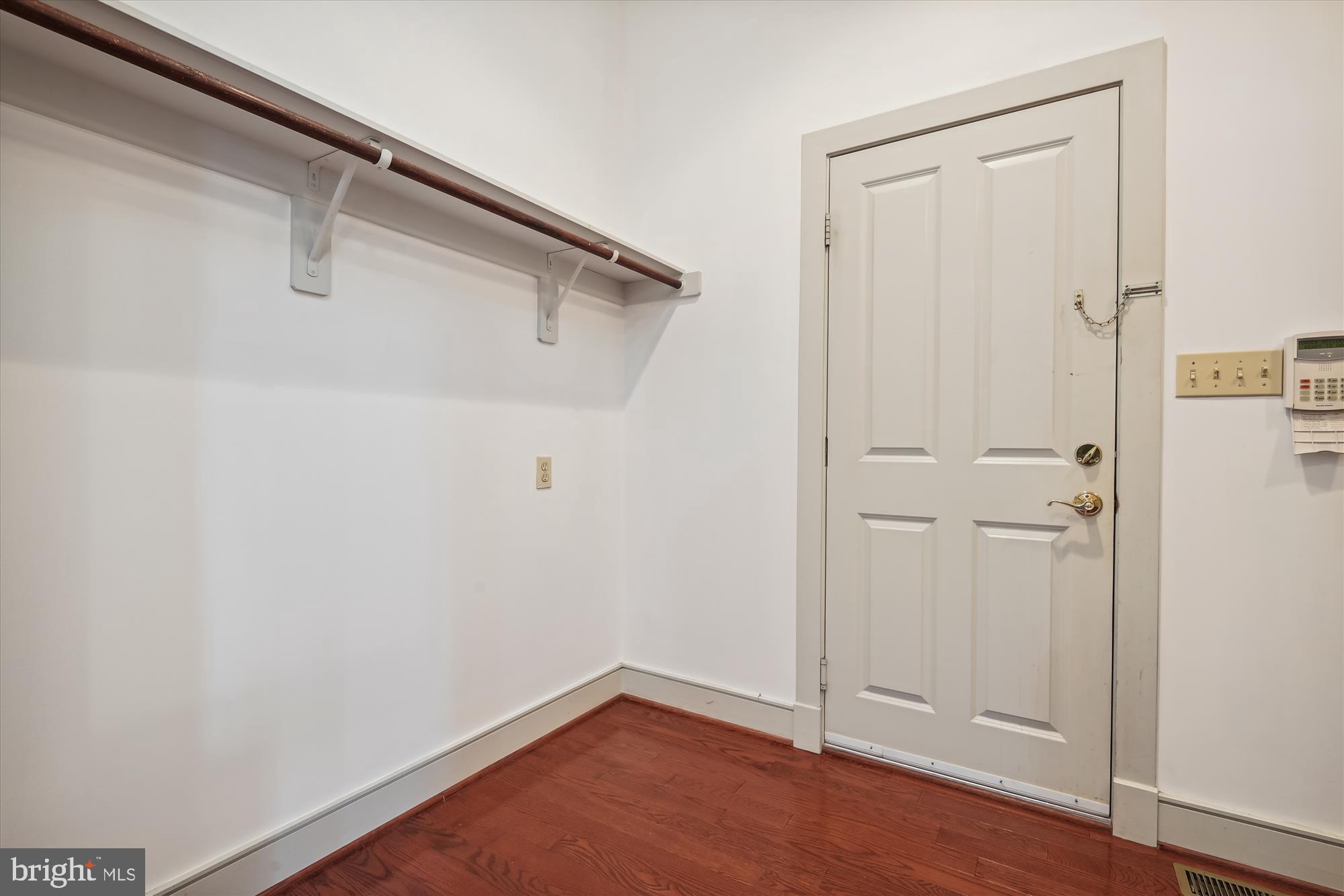 GOVERNORS MANOR - Residential