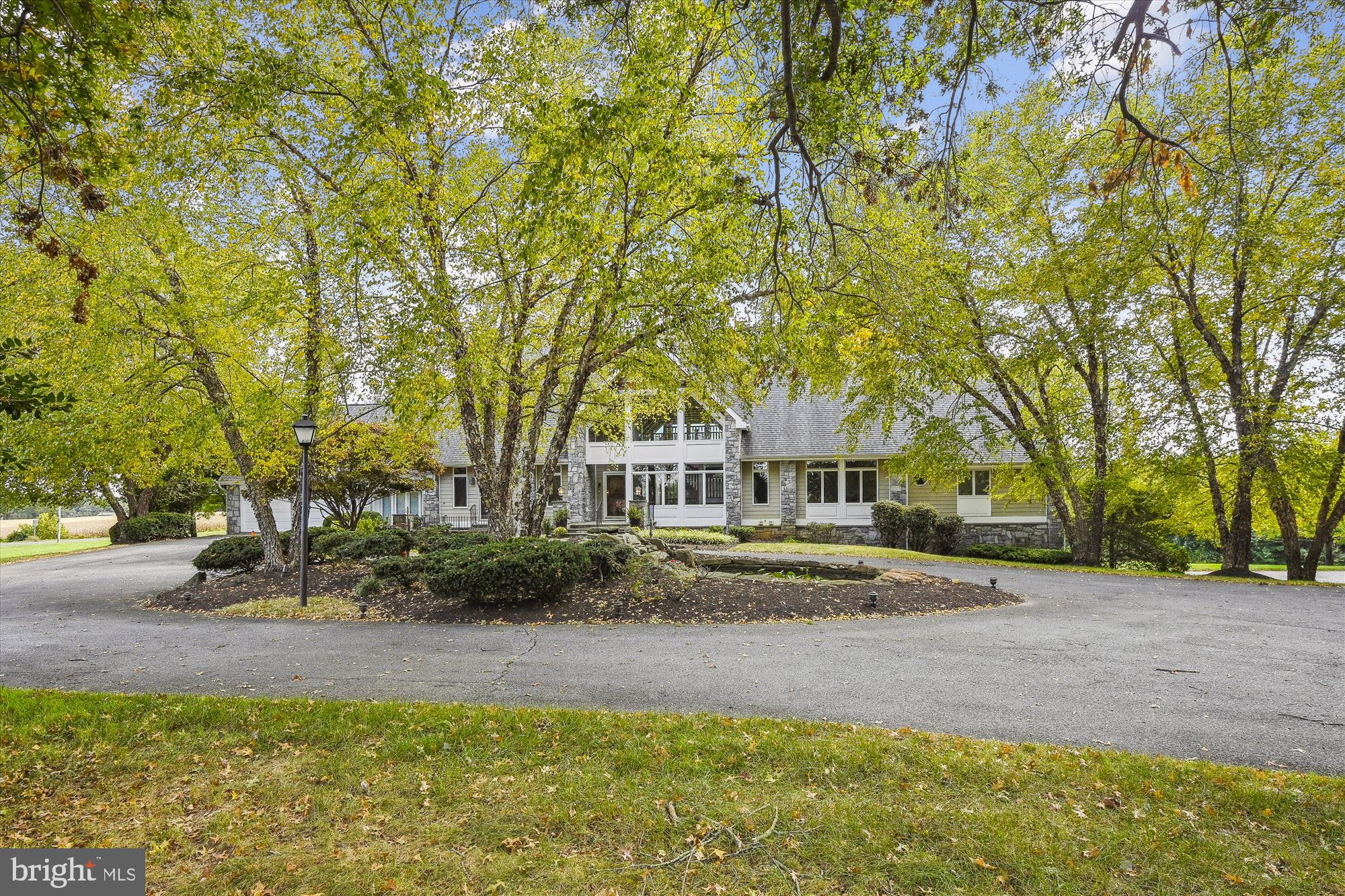 GOVERNORS MANOR - Residential