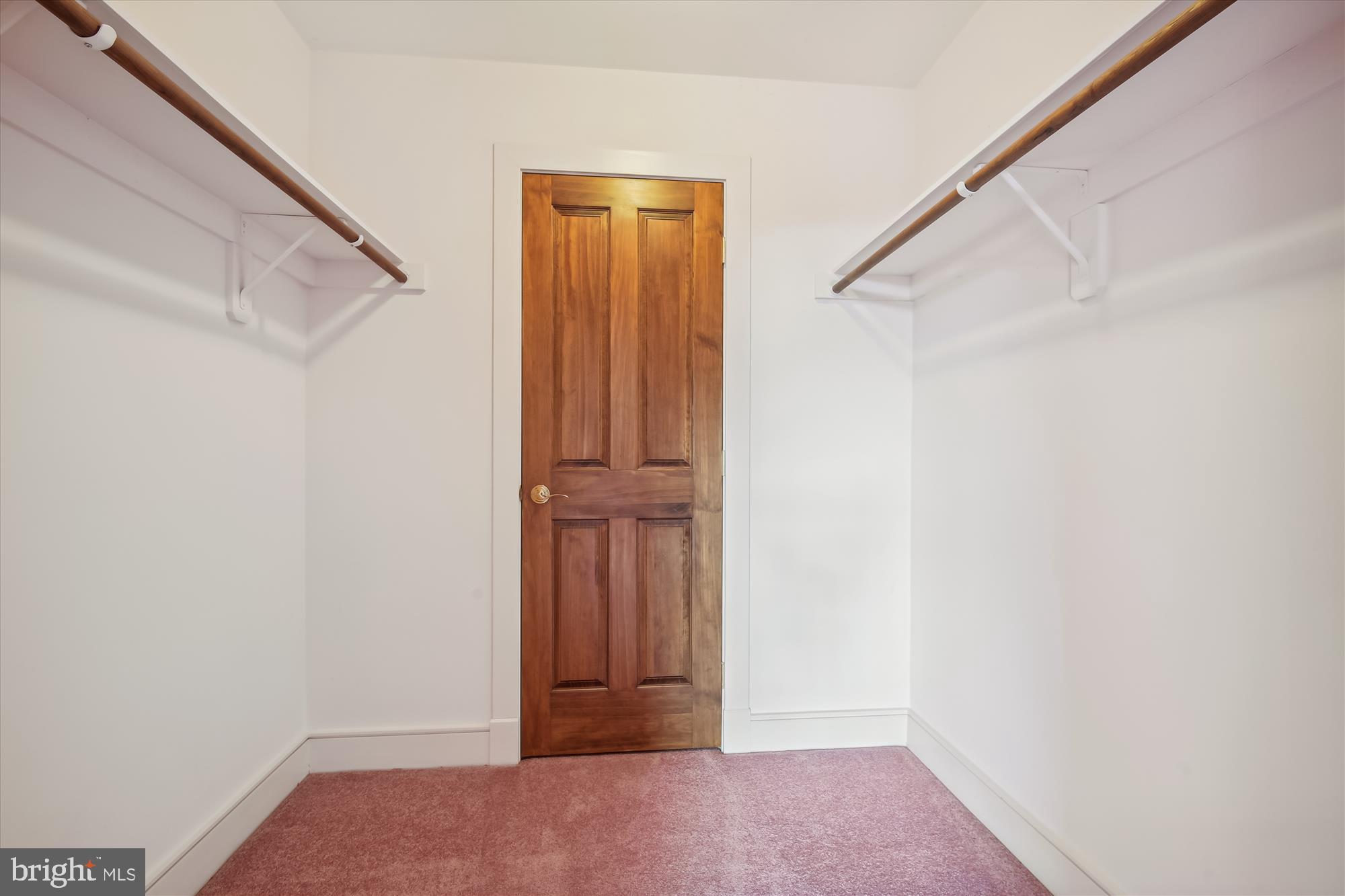 GOVERNORS MANOR - Residential