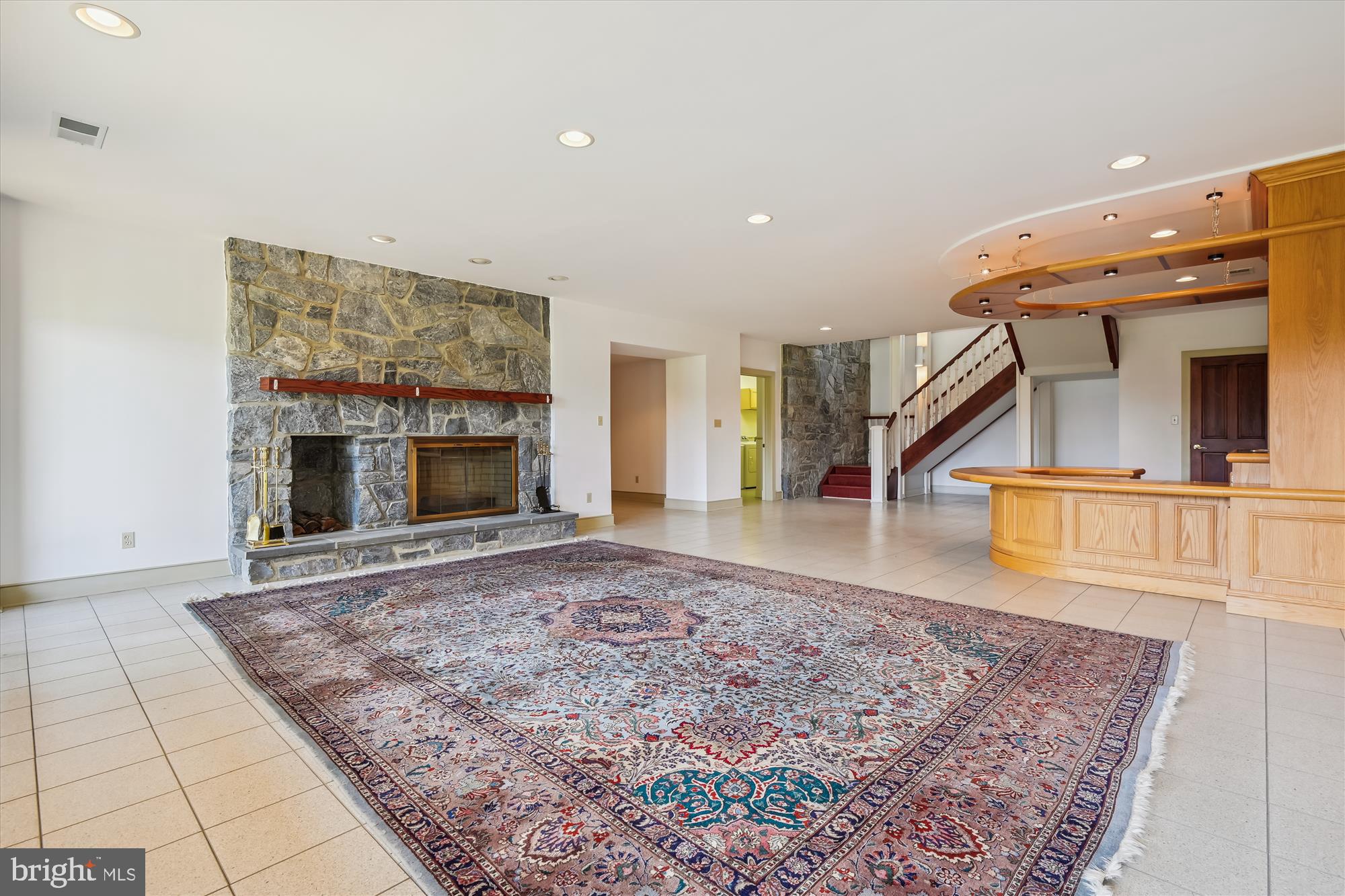 GOVERNORS MANOR - Residential