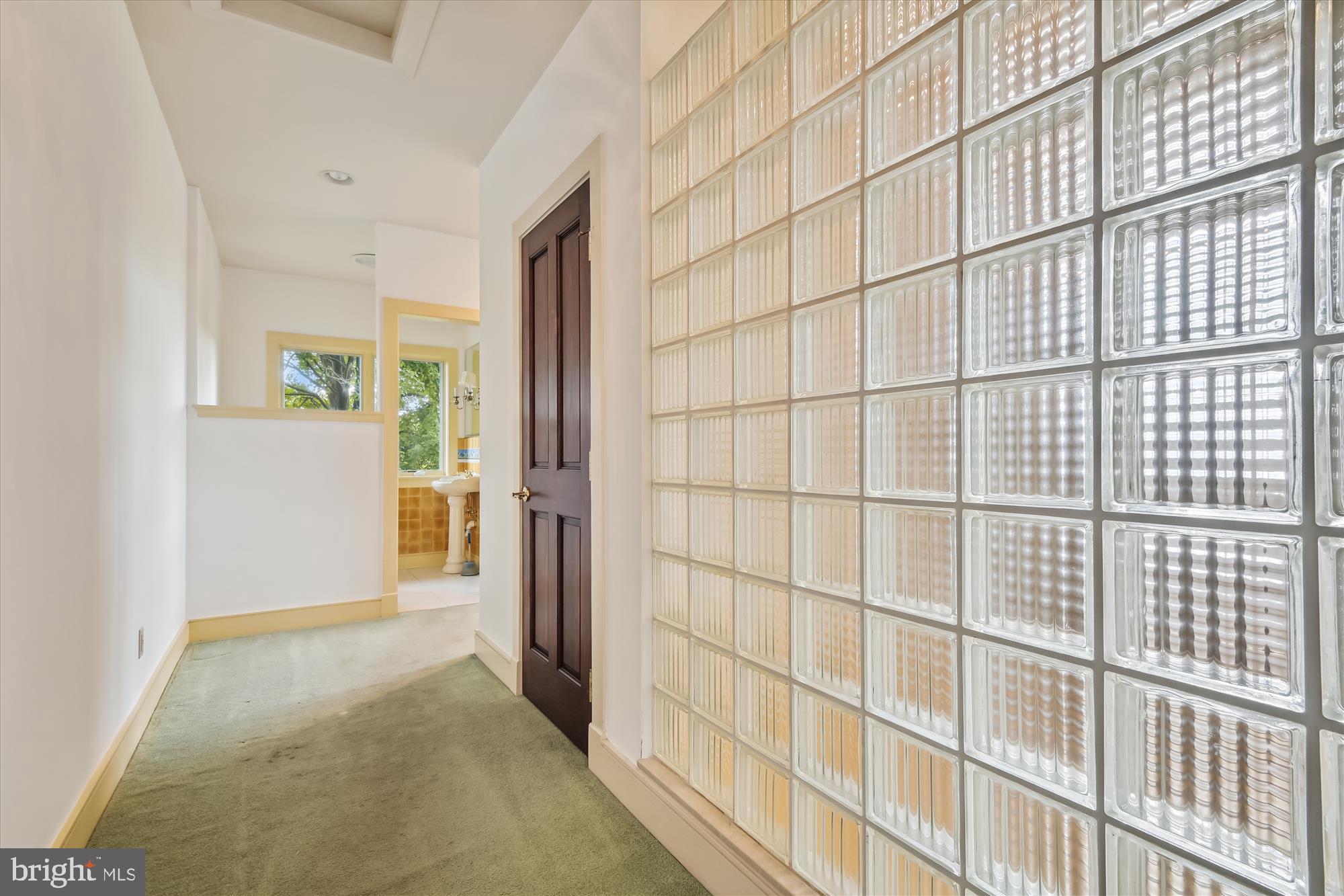 GOVERNORS MANOR - Residential