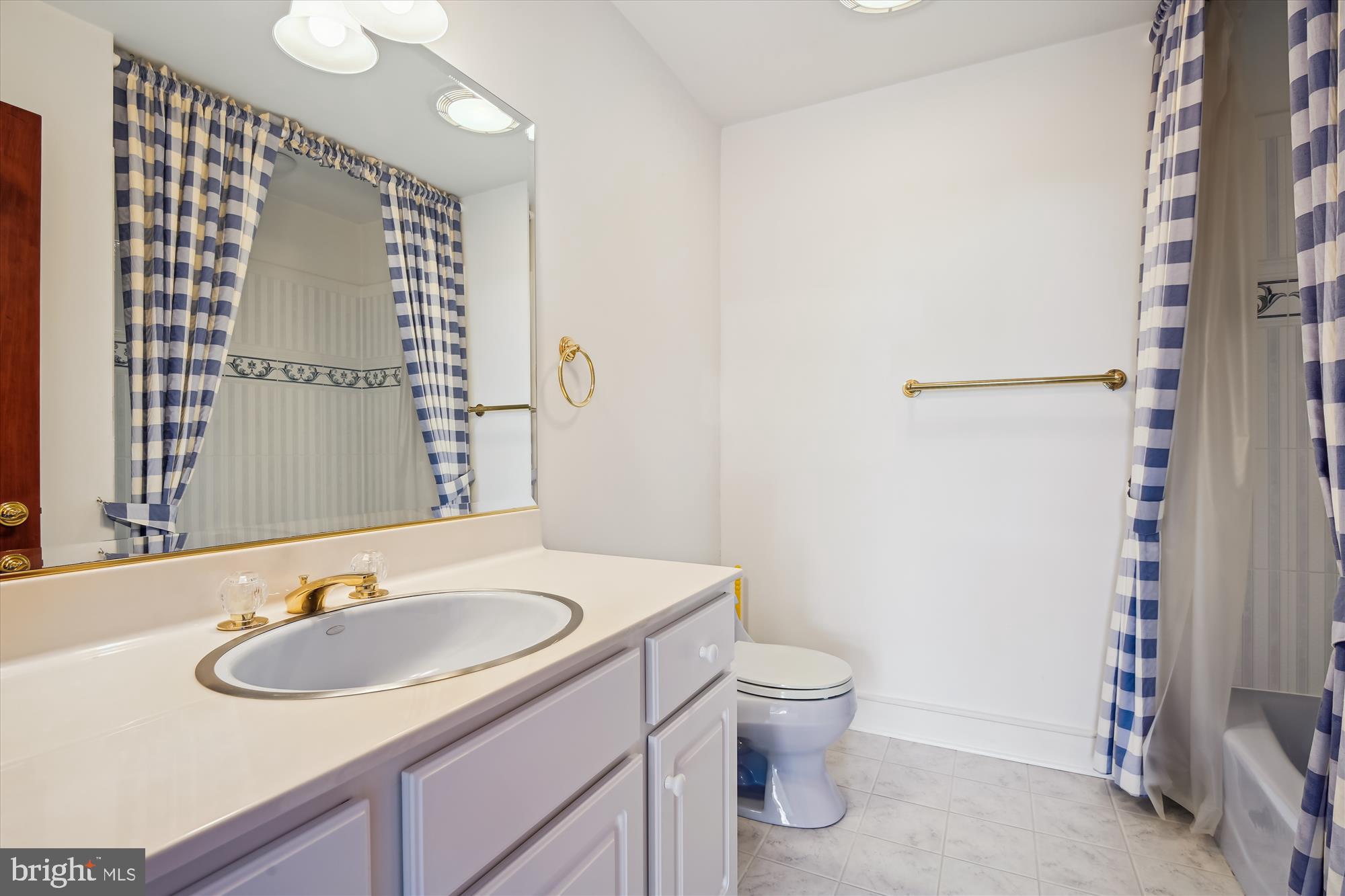 GOVERNORS MANOR - Residential