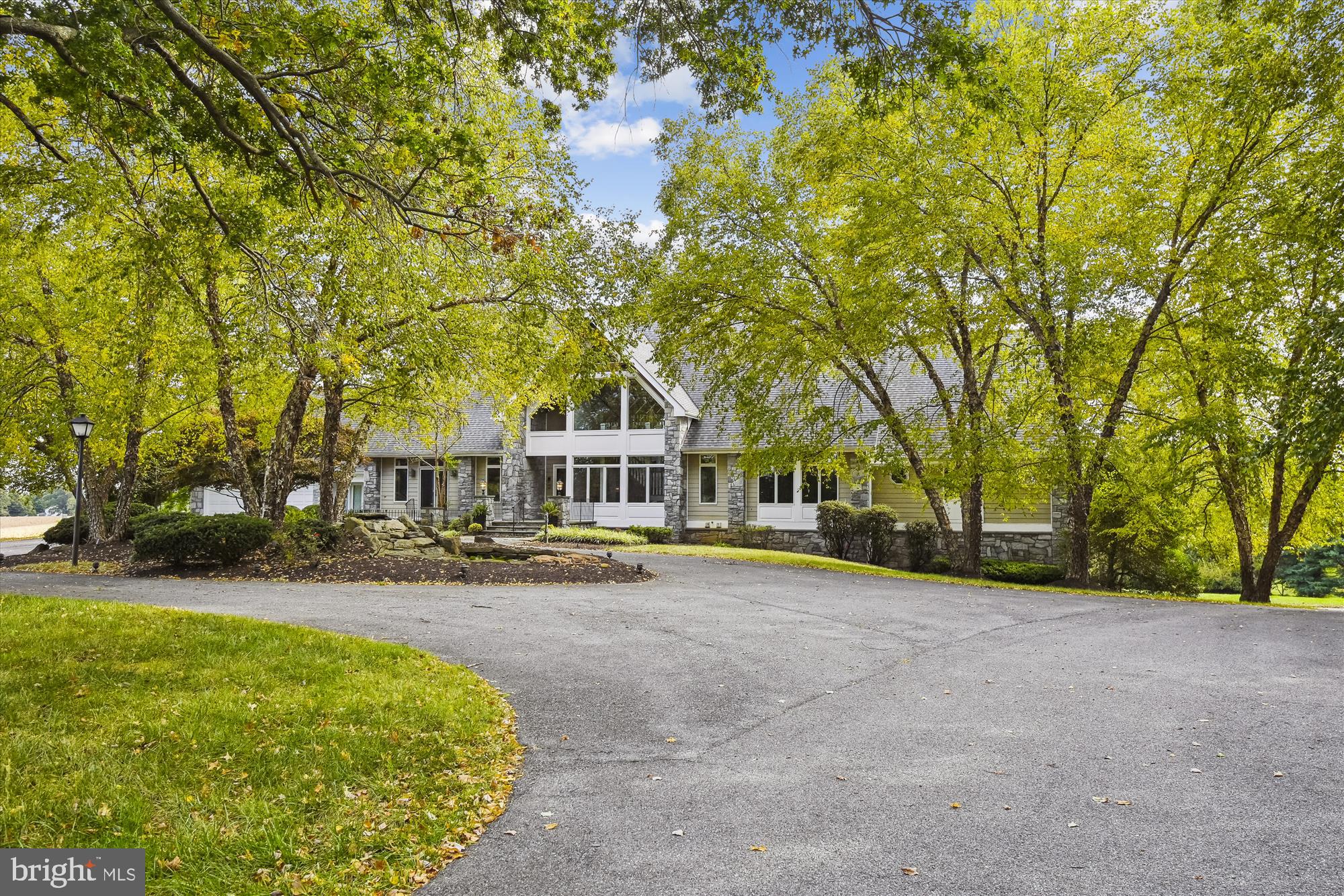 GOVERNORS MANOR - Residential