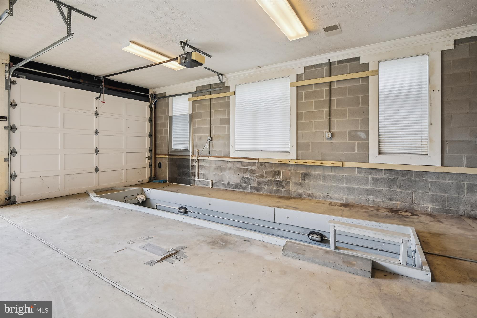 GOVERNORS MANOR - Residential