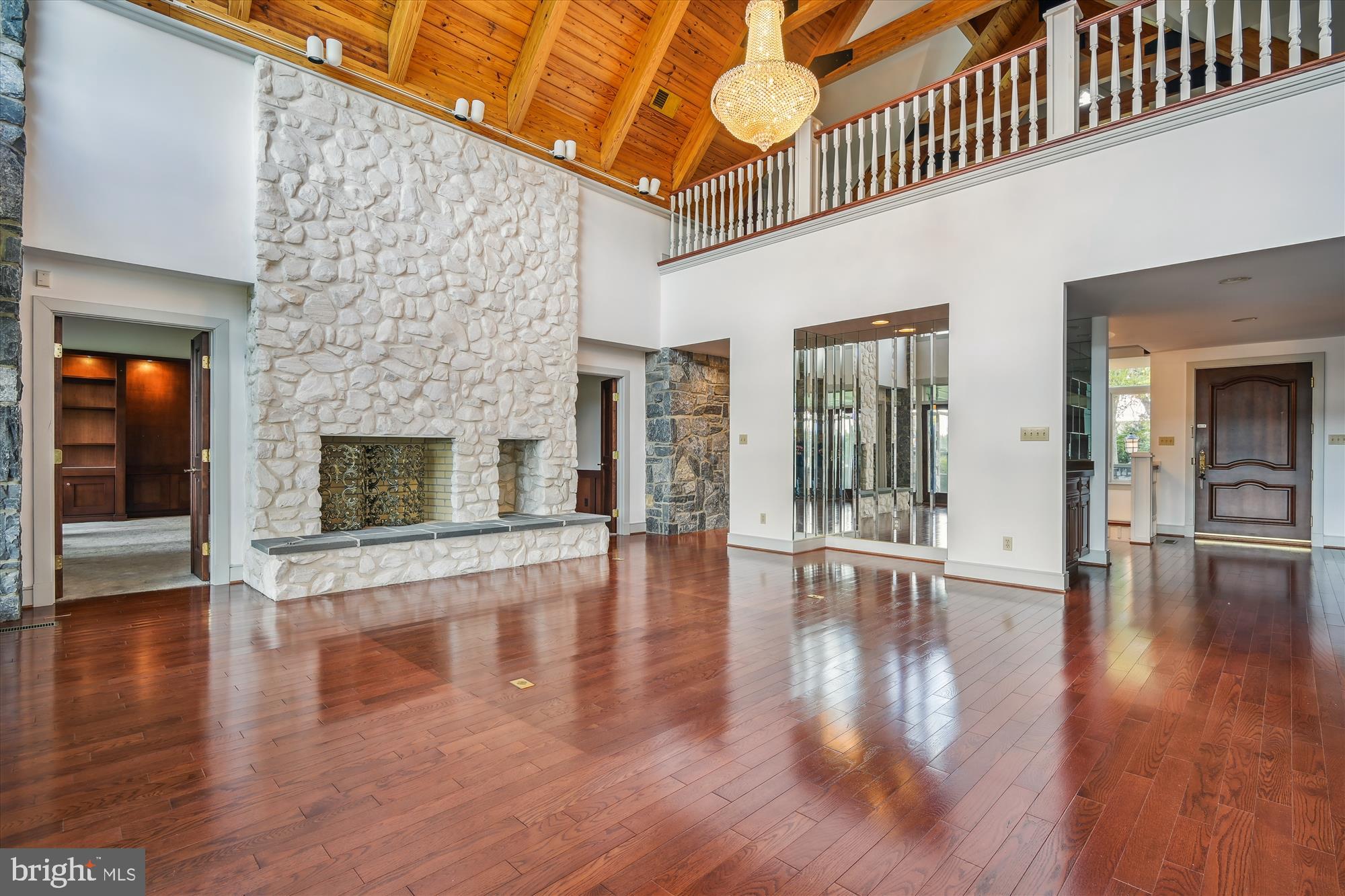 GOVERNORS MANOR - Residential