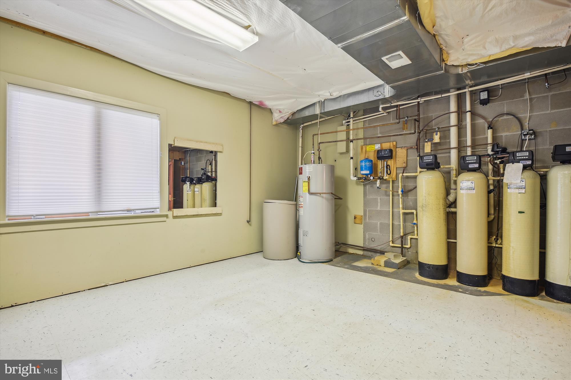 GOVERNORS MANOR - Residential