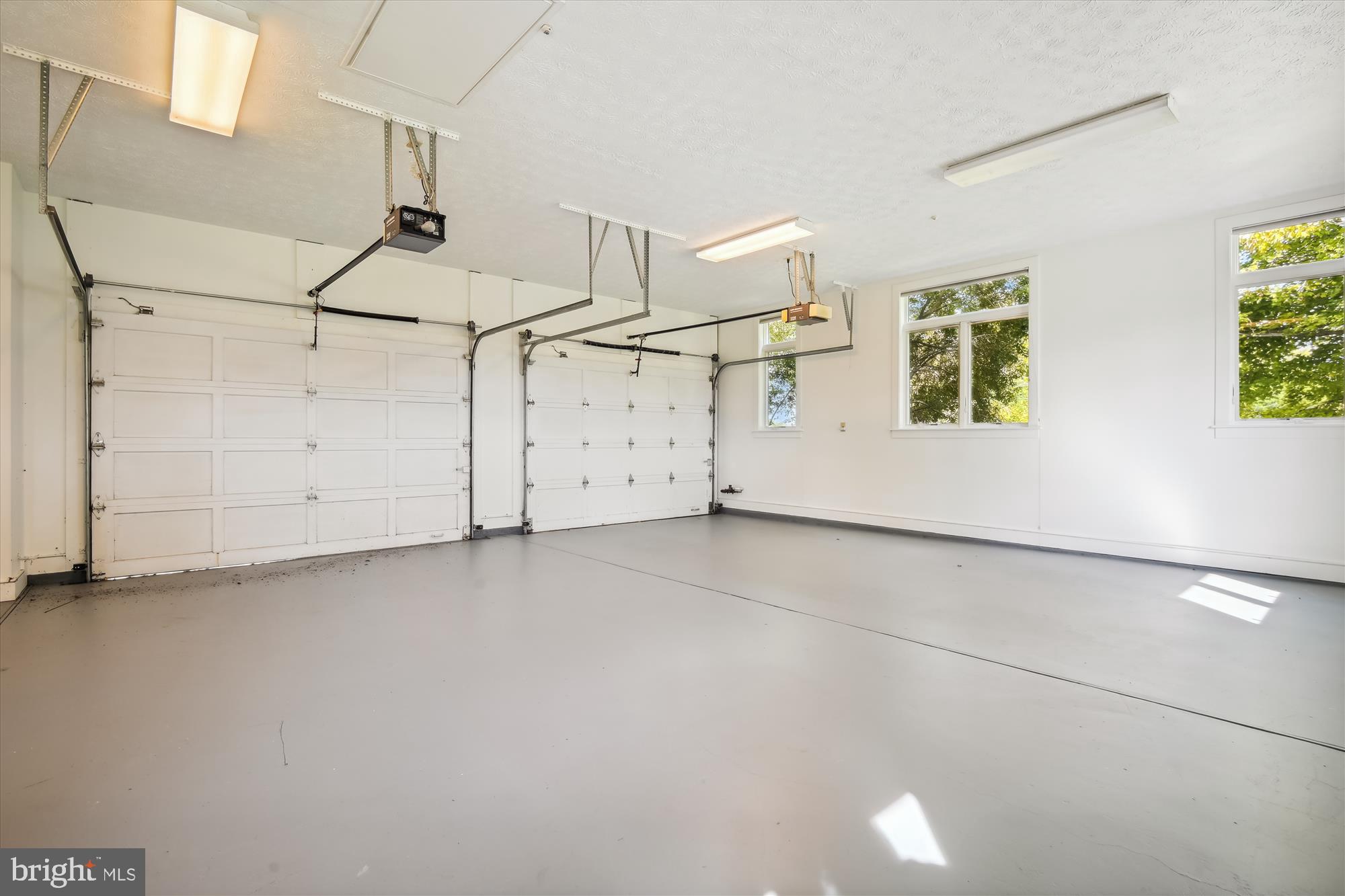 GOVERNORS MANOR - Residential