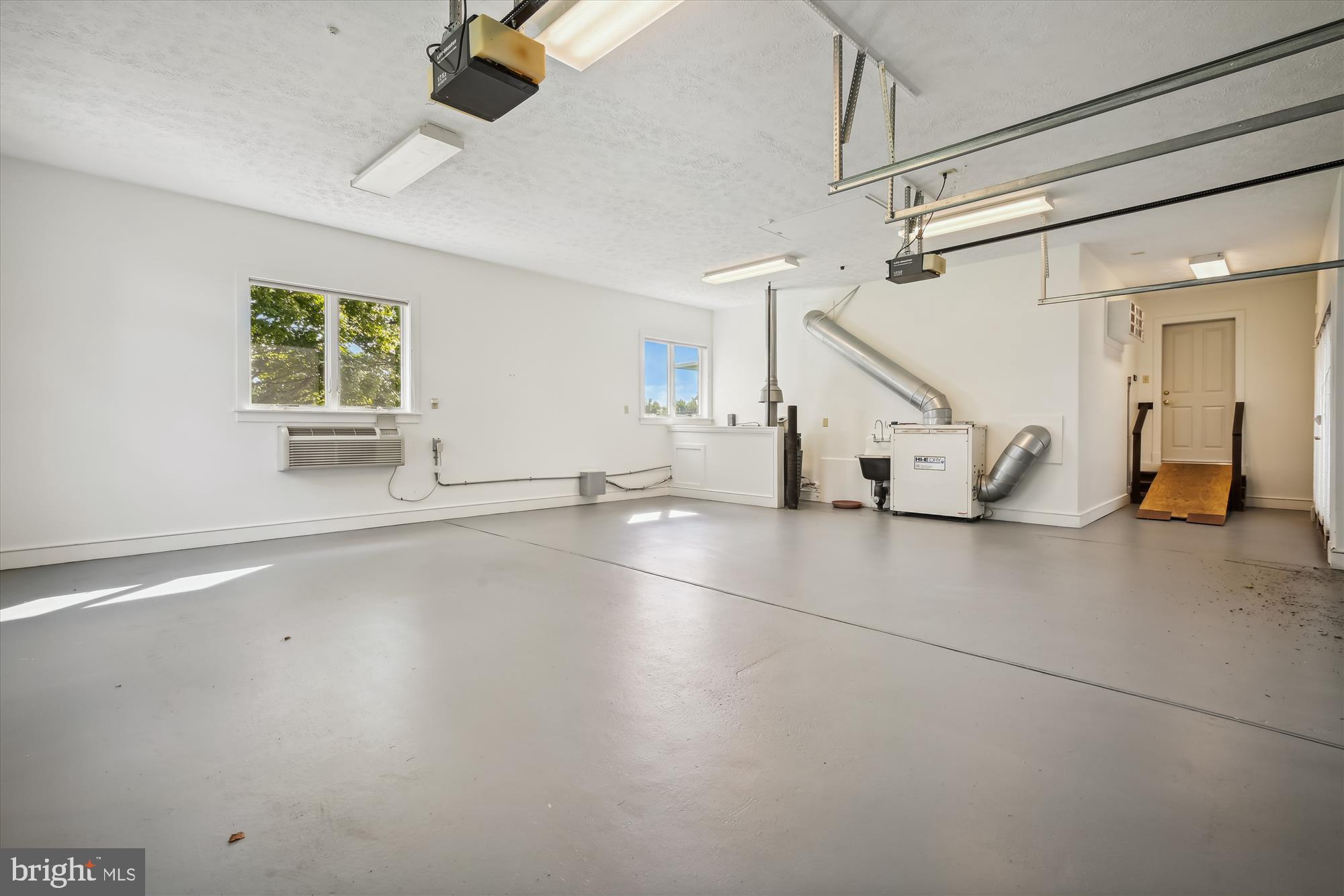 GOVERNORS MANOR - Residential