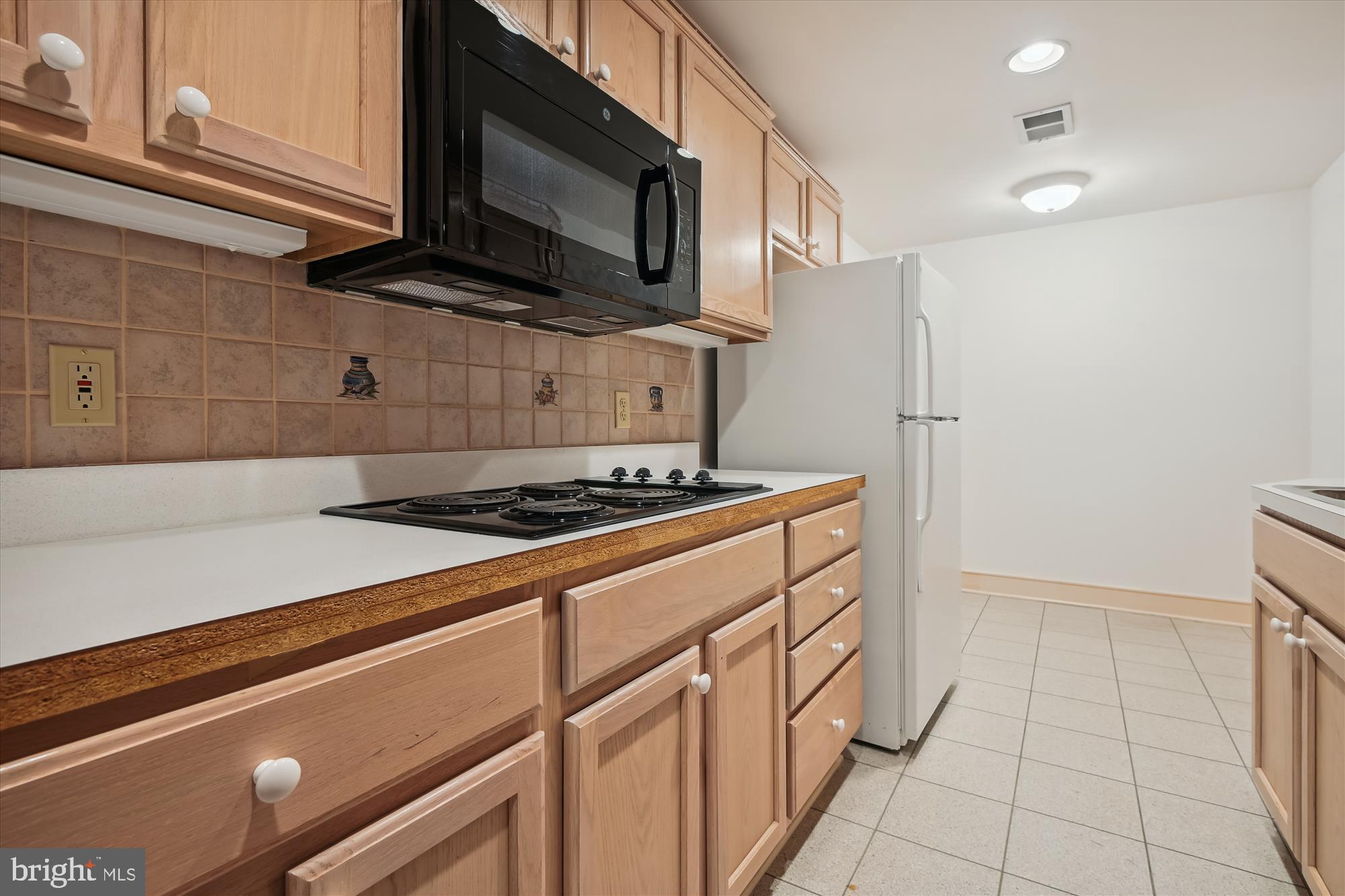 GOVERNORS MANOR - Residential